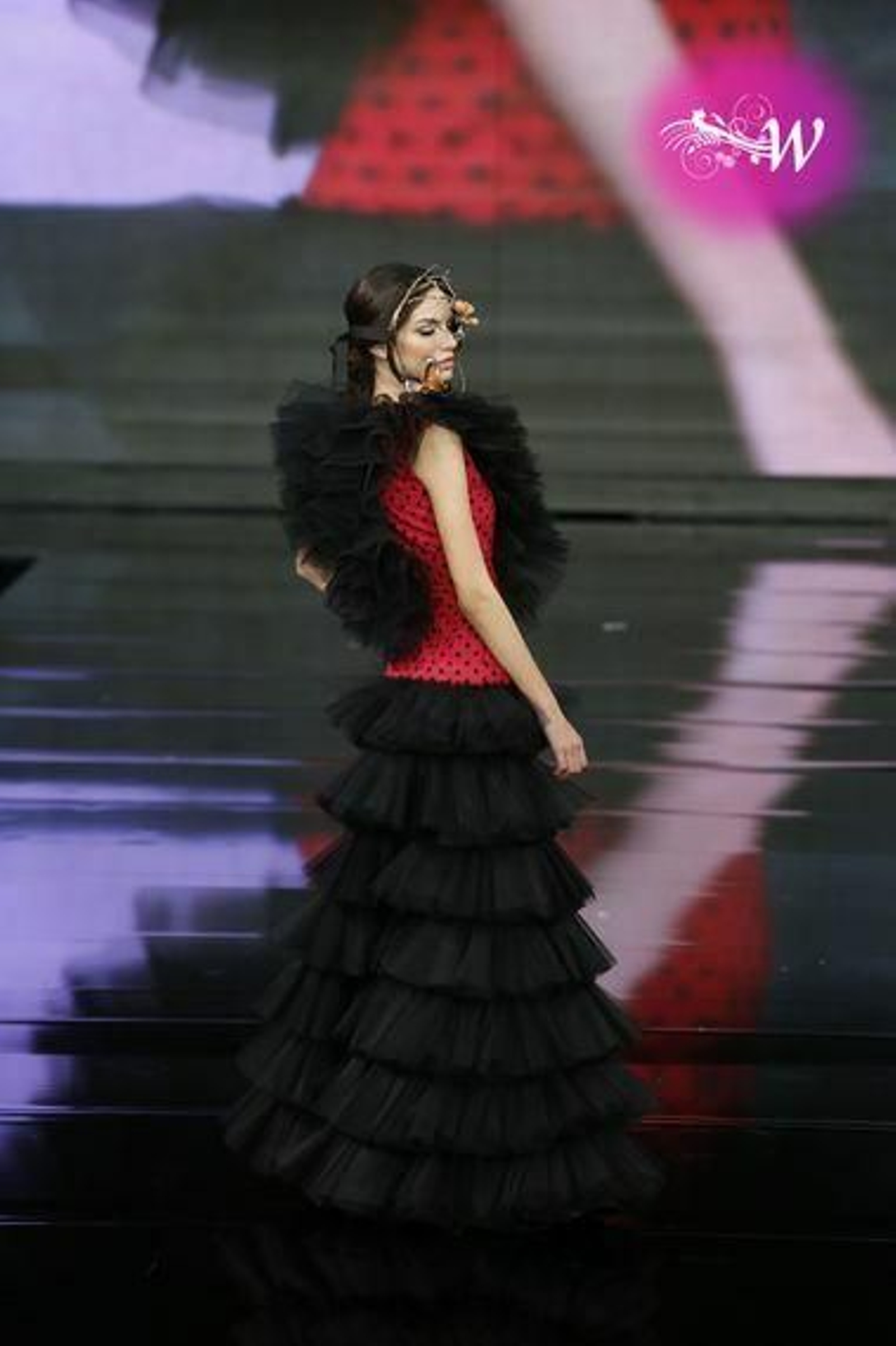 Así ha sido el desfile de Gil Ortiz en SIMOF 2020, todas las fotos de su colección de flamenca