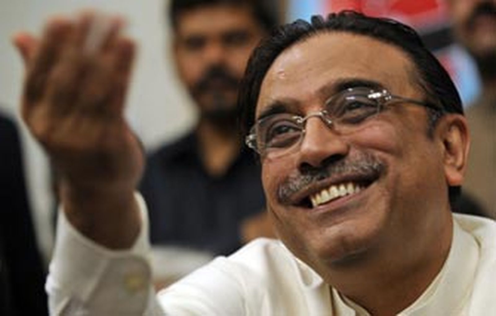 El viudo de Bhutto será candidato a presidente de Pakistán