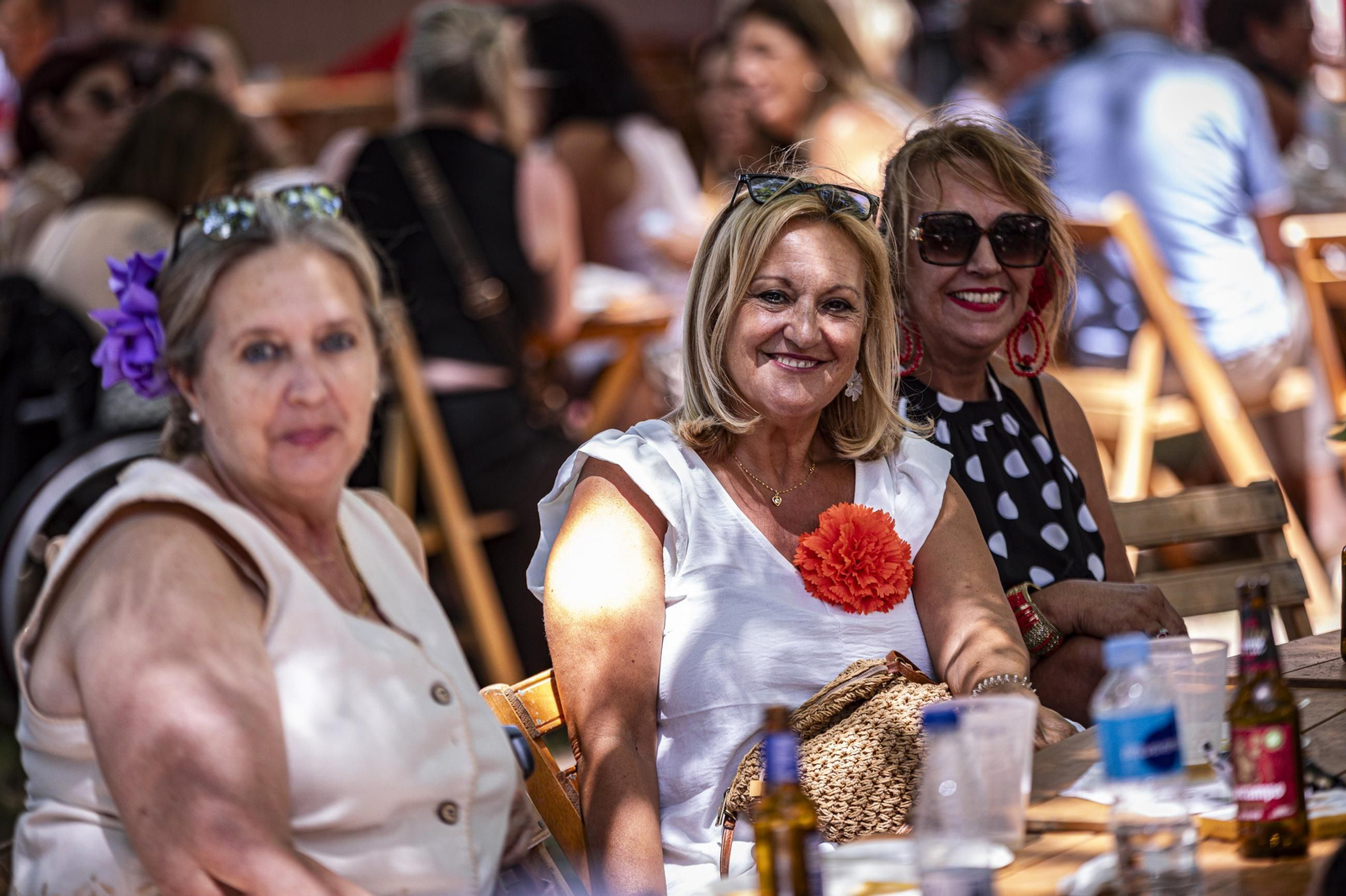 Búscate en las imágenes del Día de la Mujer de la Feria del Carmen y de la Sal de San Fernando