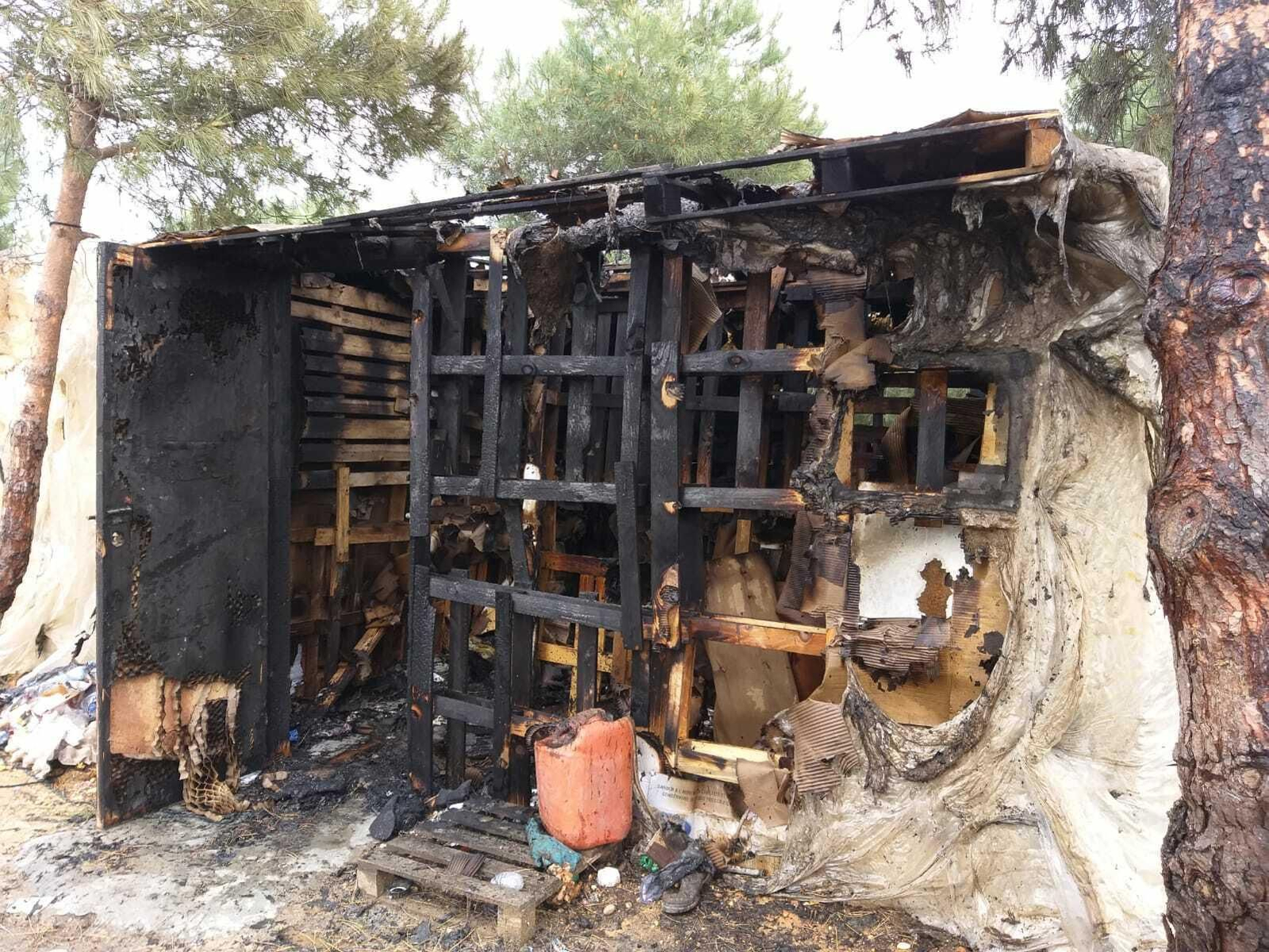 Estado en el que han quedado las chabolas del asentamiento.