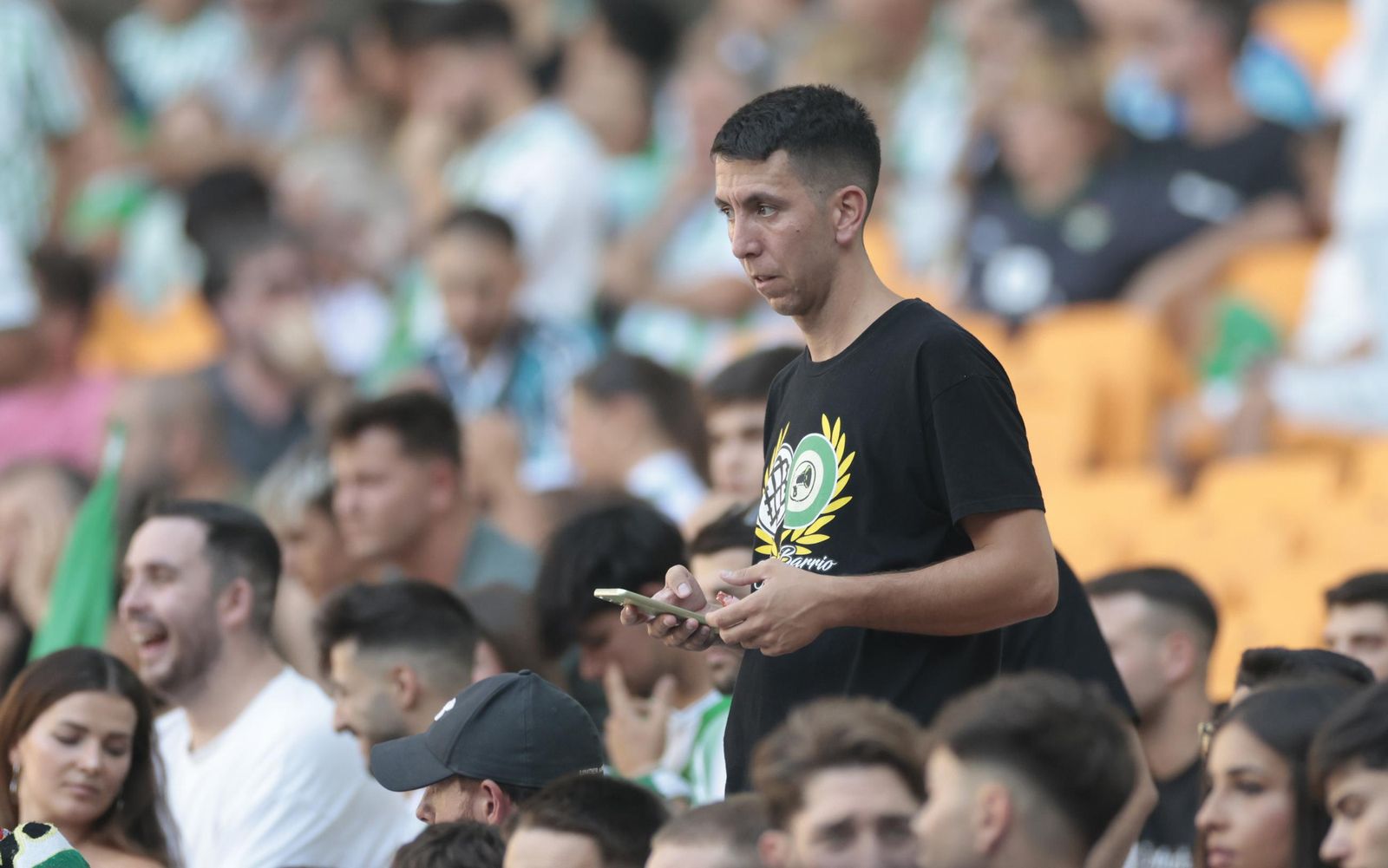 Búscate en las fotos del Betis - Athletic Club