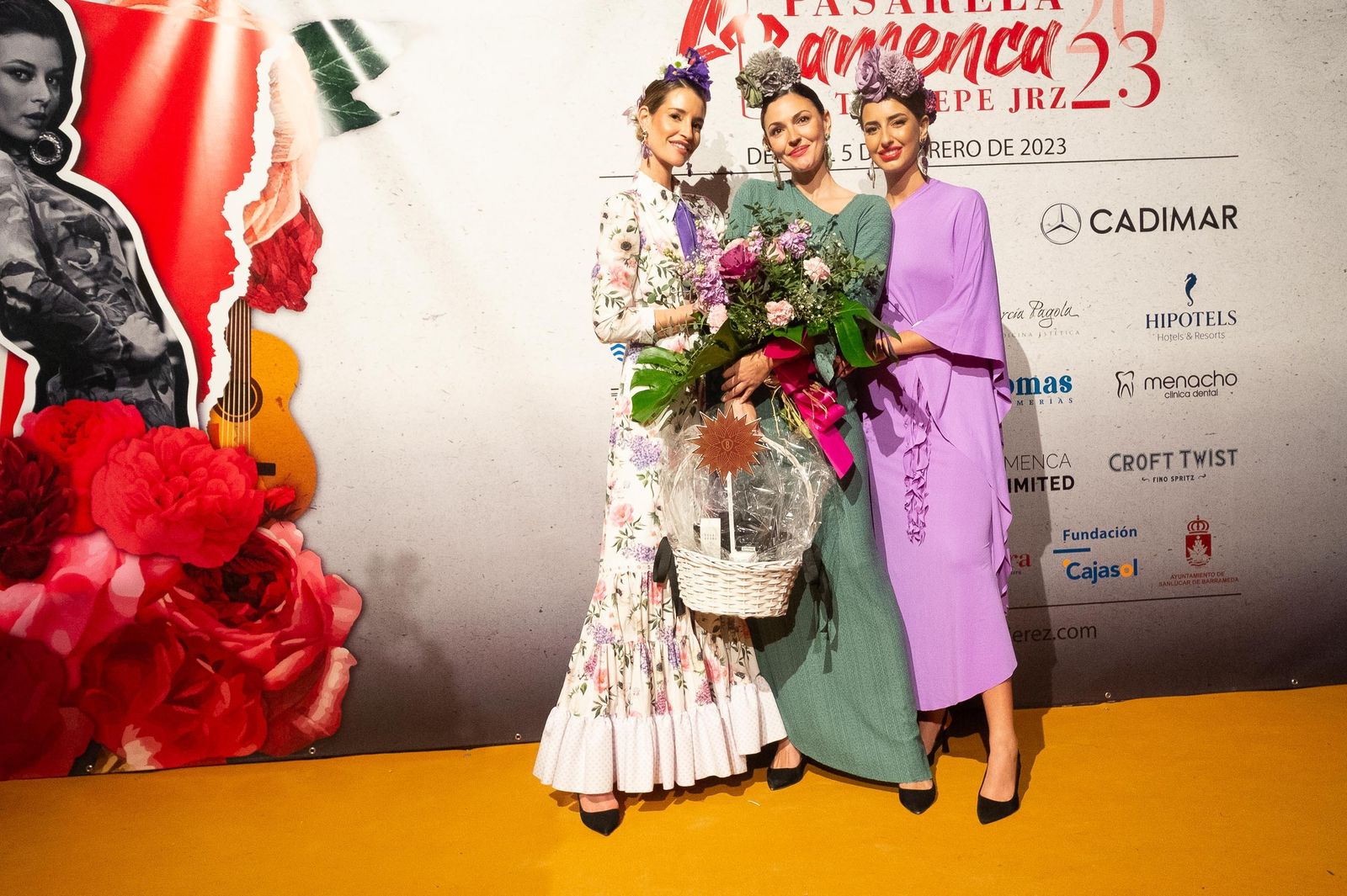 Desfile benéfico de la Hermandad del Rocío de Jerez en la Pasarela Flamenca Jerez Tío Pepe 2023
