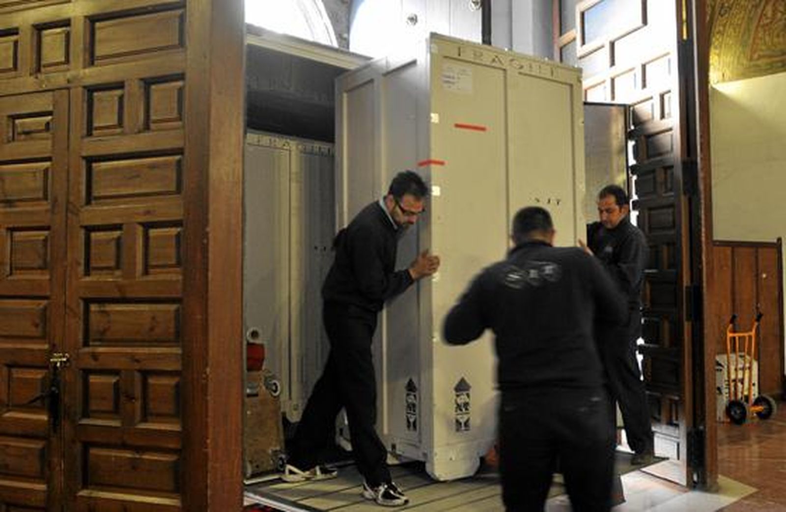 Las tallas de Martínez Montañez regresan a la Iglesia de la Anunciación.

Foto: Manuel Gómez