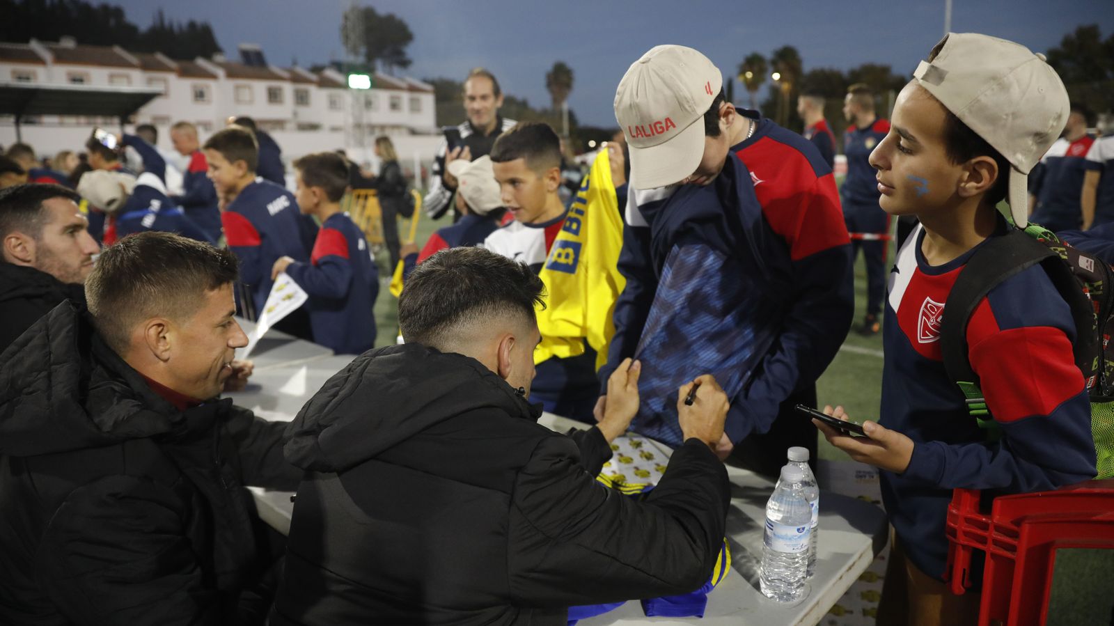 Las fotos de la visita del Cádiz CF para celebrar el 50 aniversario del CD Guadiaro