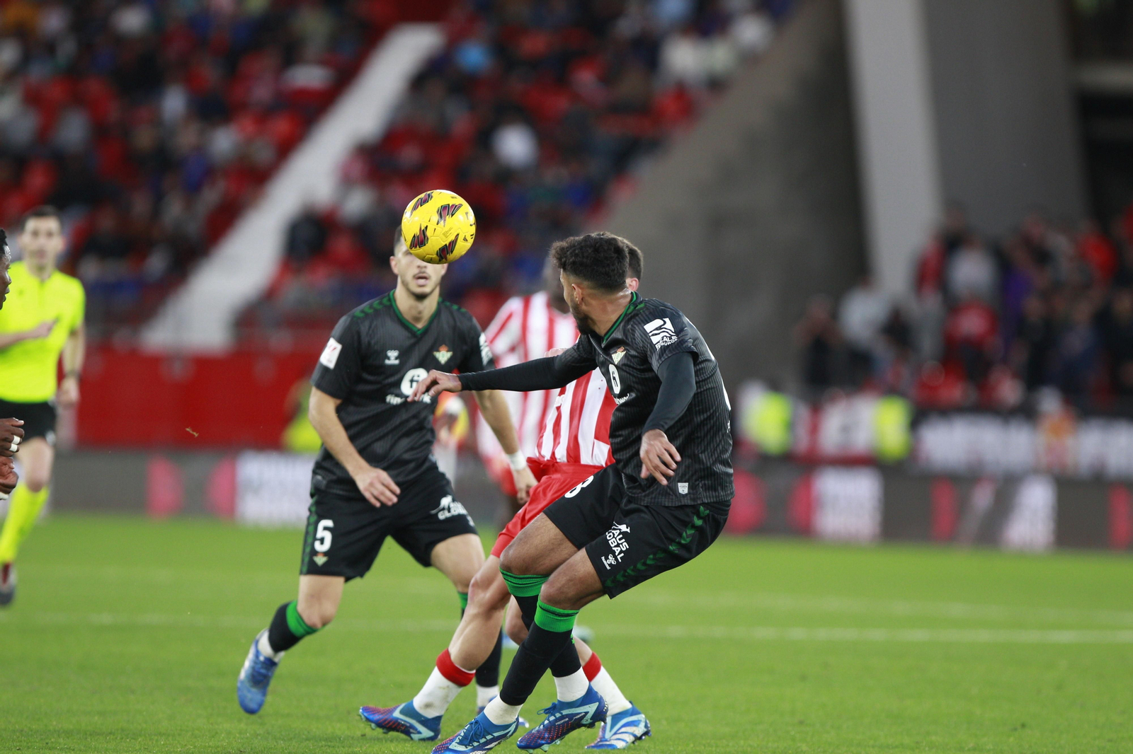 Imágenes del partido de fútbol U.D. Almería-Real Betis Balompié