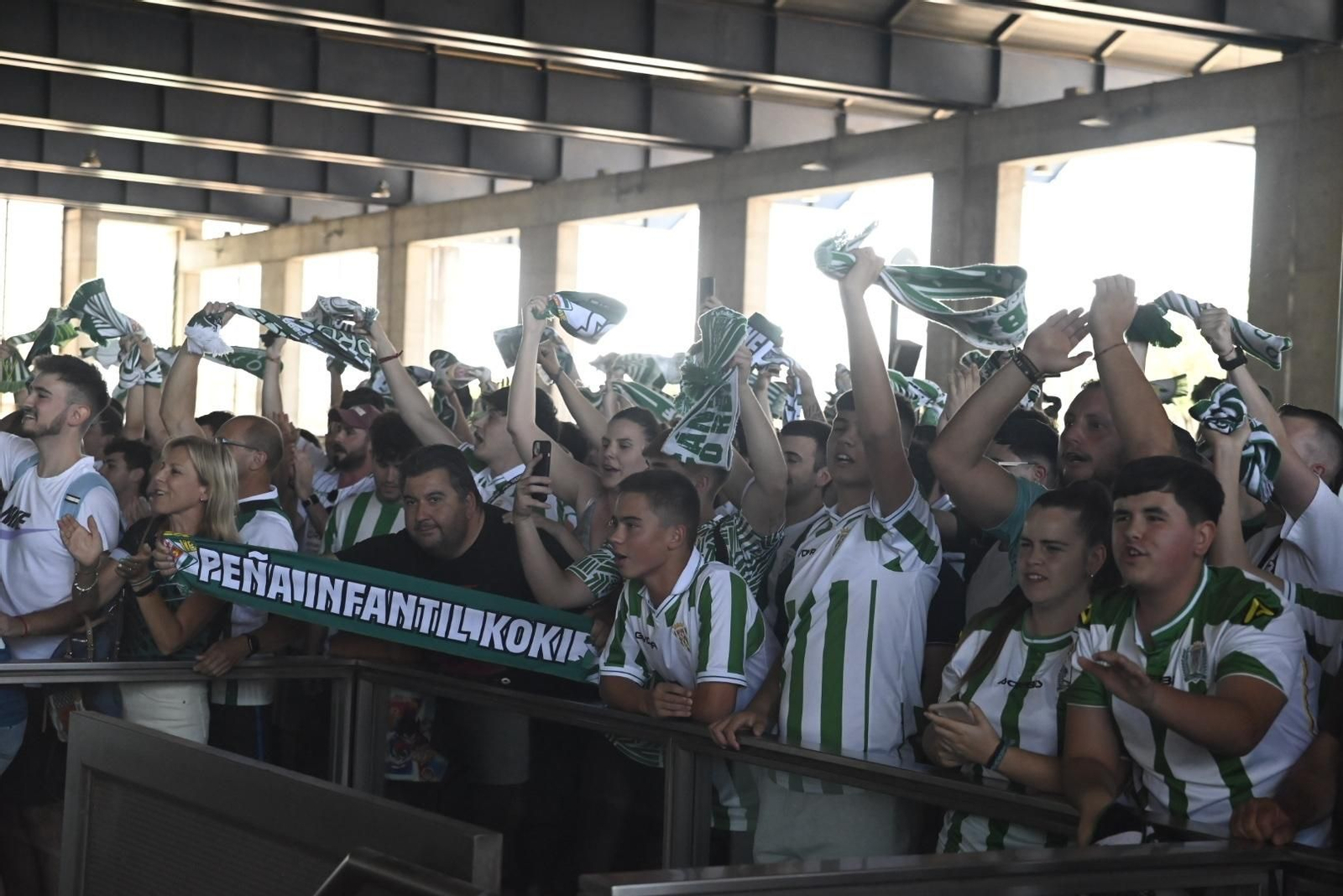 Las mejores fotos de la despedida al Córdoba CF antes de su viaje a Barcelona