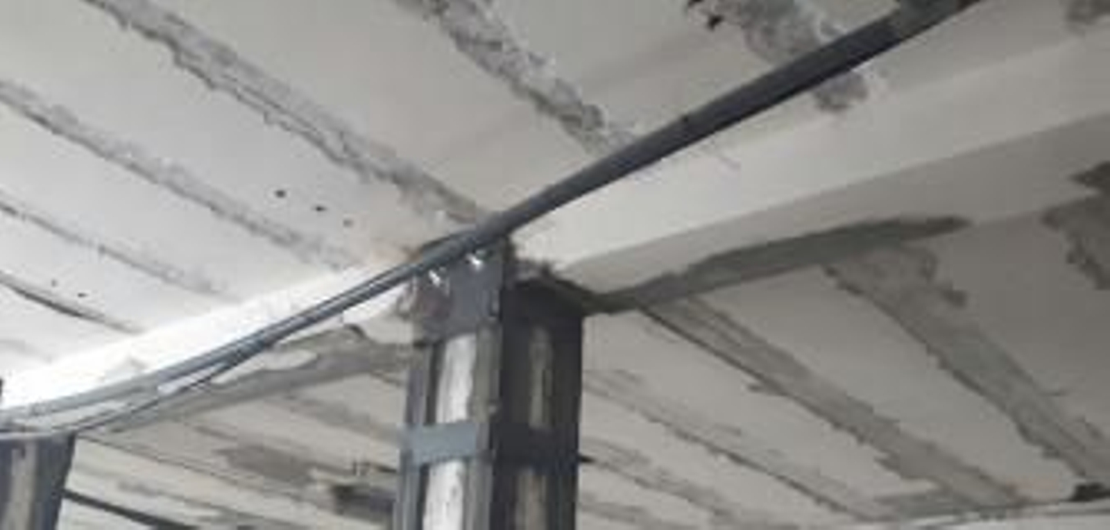 Comienzan las obras de refuerzo estructural del Centro de Usos Múltiples de Canjáyar