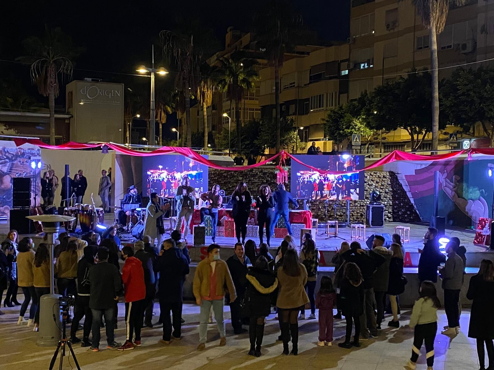 El grupo almeriense celebró una década en los escenarios.