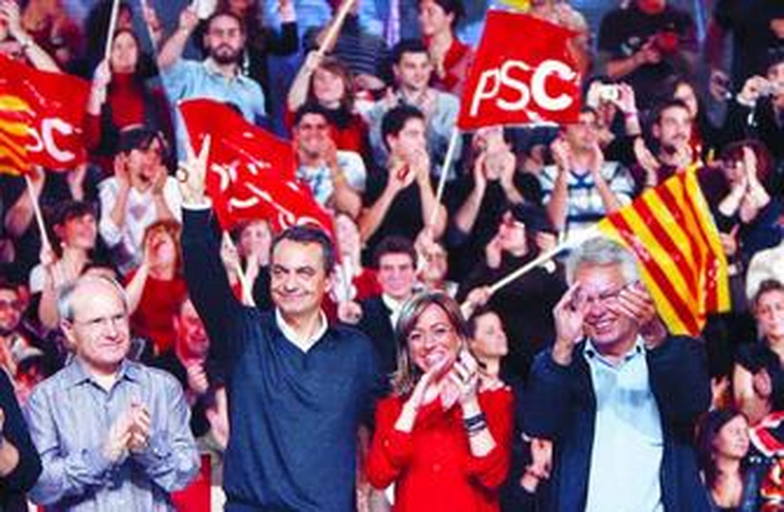 Montilla, Zapatero, Chacón y González, ayer en Hospitalet.