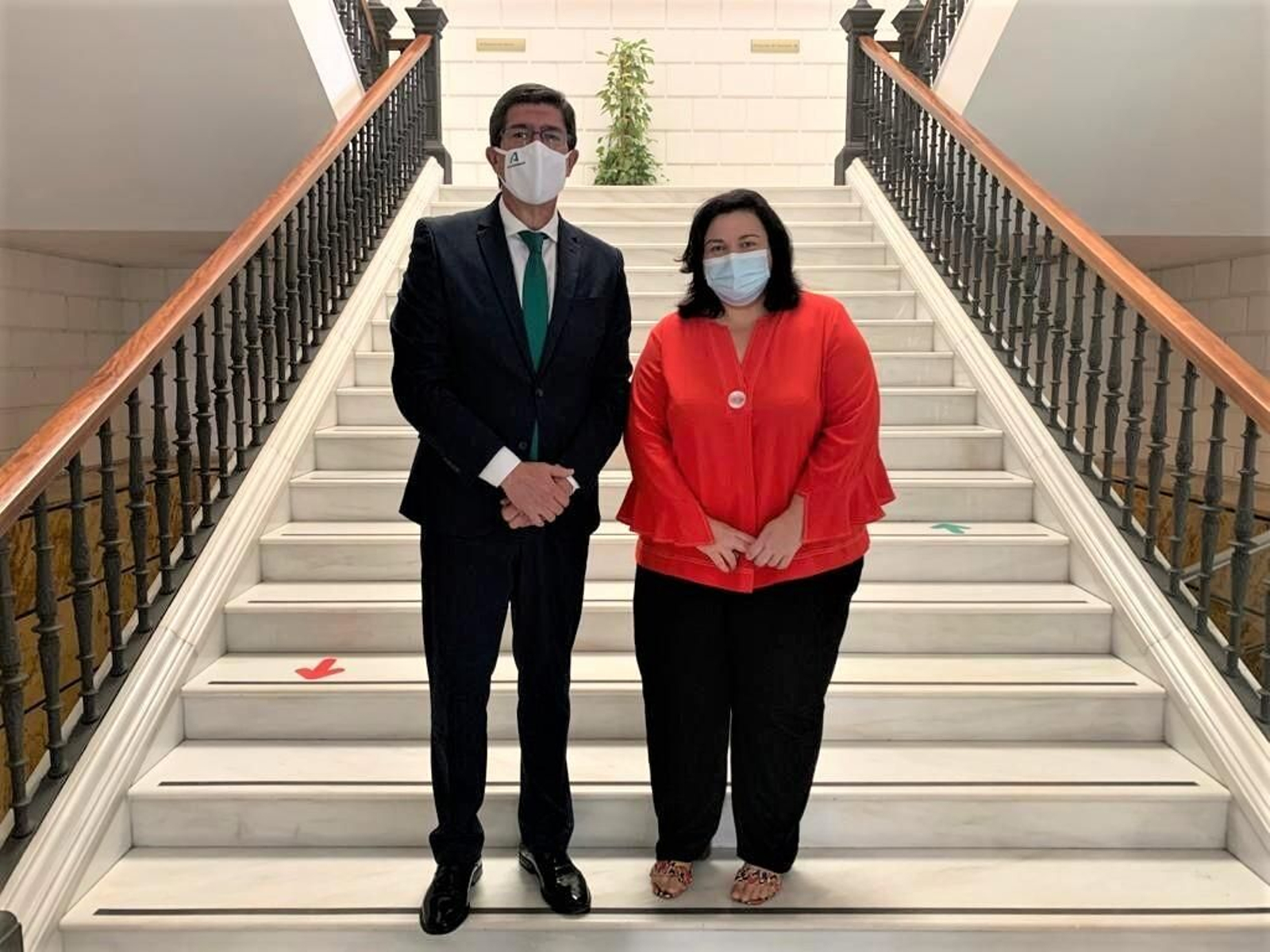 Juan Marín y Matilde Díaz tras el acto de firma del convenio. Juan Marín y Matilde Díaz tras el acto de firma del convenio.