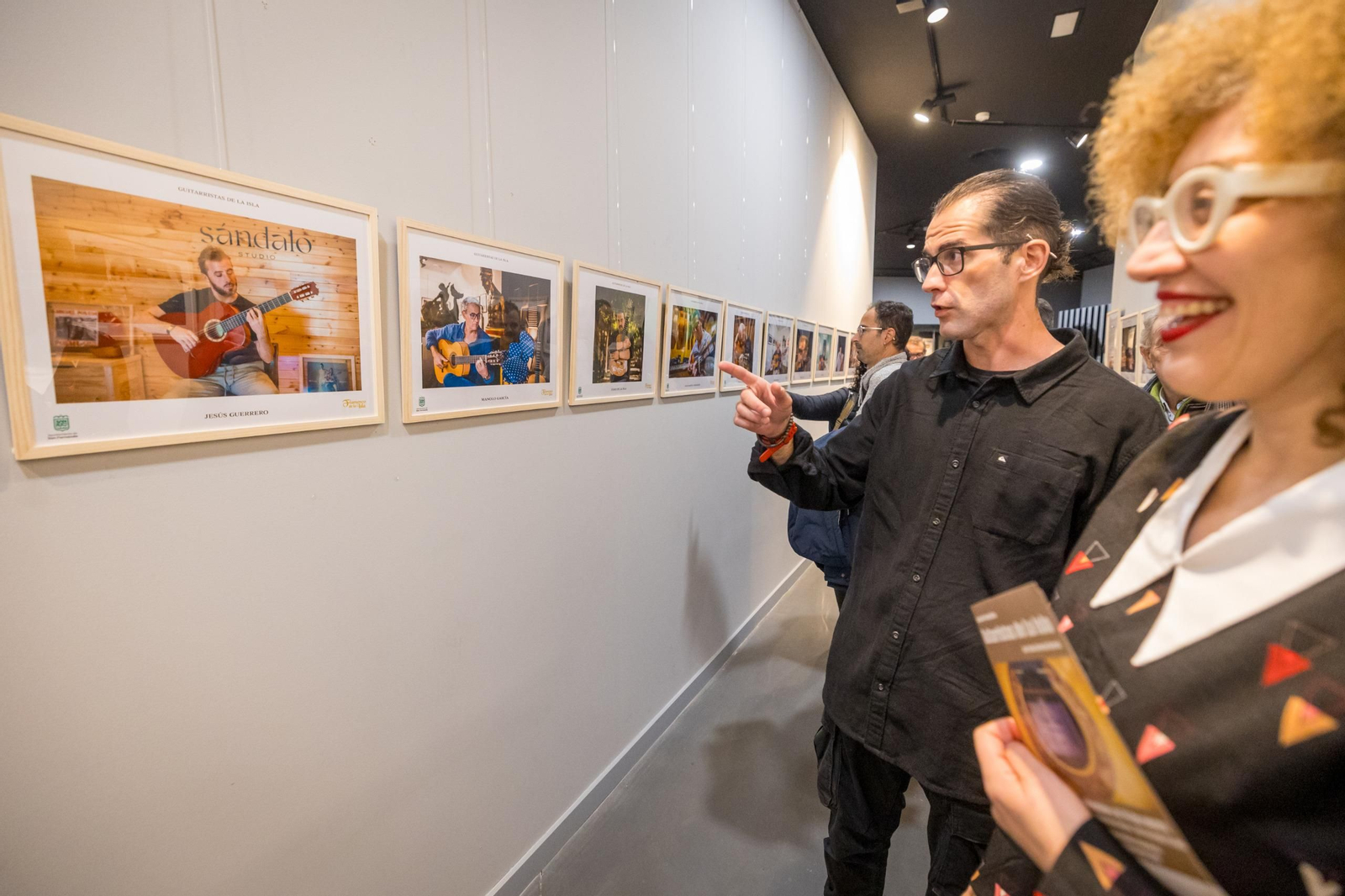 Las imágenes de la exposición 'Guitarristas de la Isla' en el Museo Camarón