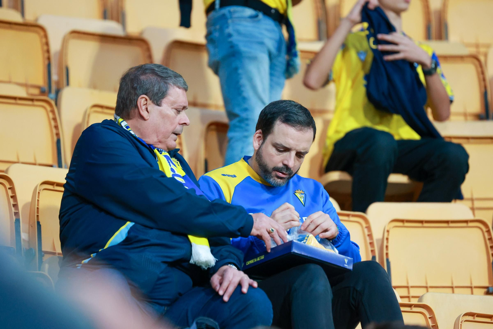 Búscate entre las imágenes del partido de fútbol entre Cádiz CF y Deportivo