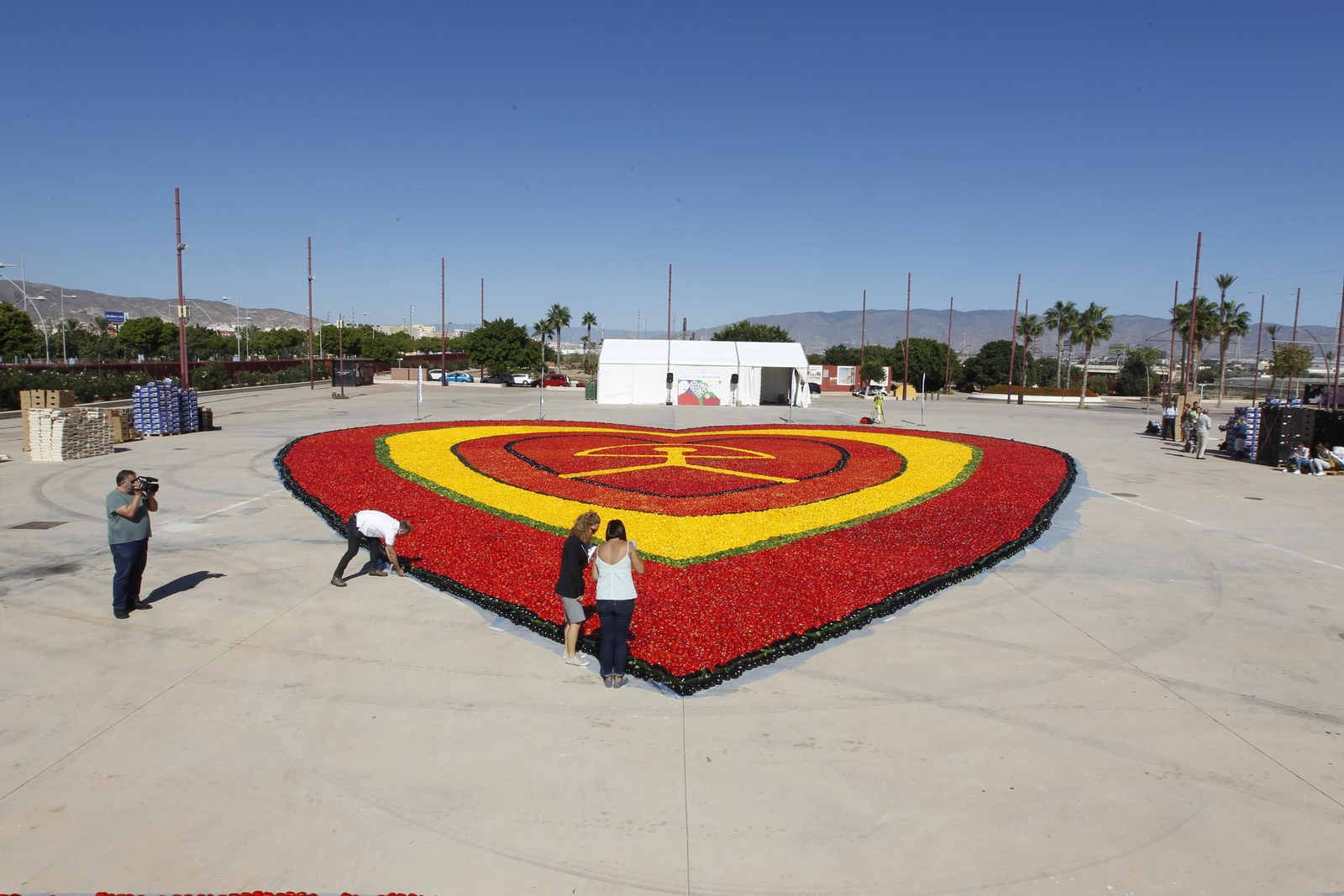 Fotogalería Récord Guinness Corazón Hortalizas Almería