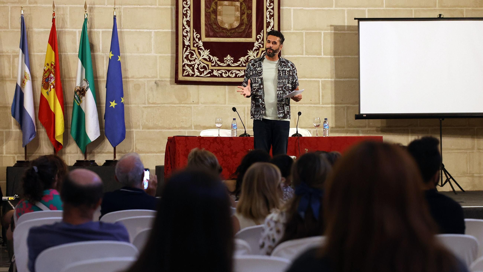 Imágenes del gran ambiente en la Feria del Libro en Jerez