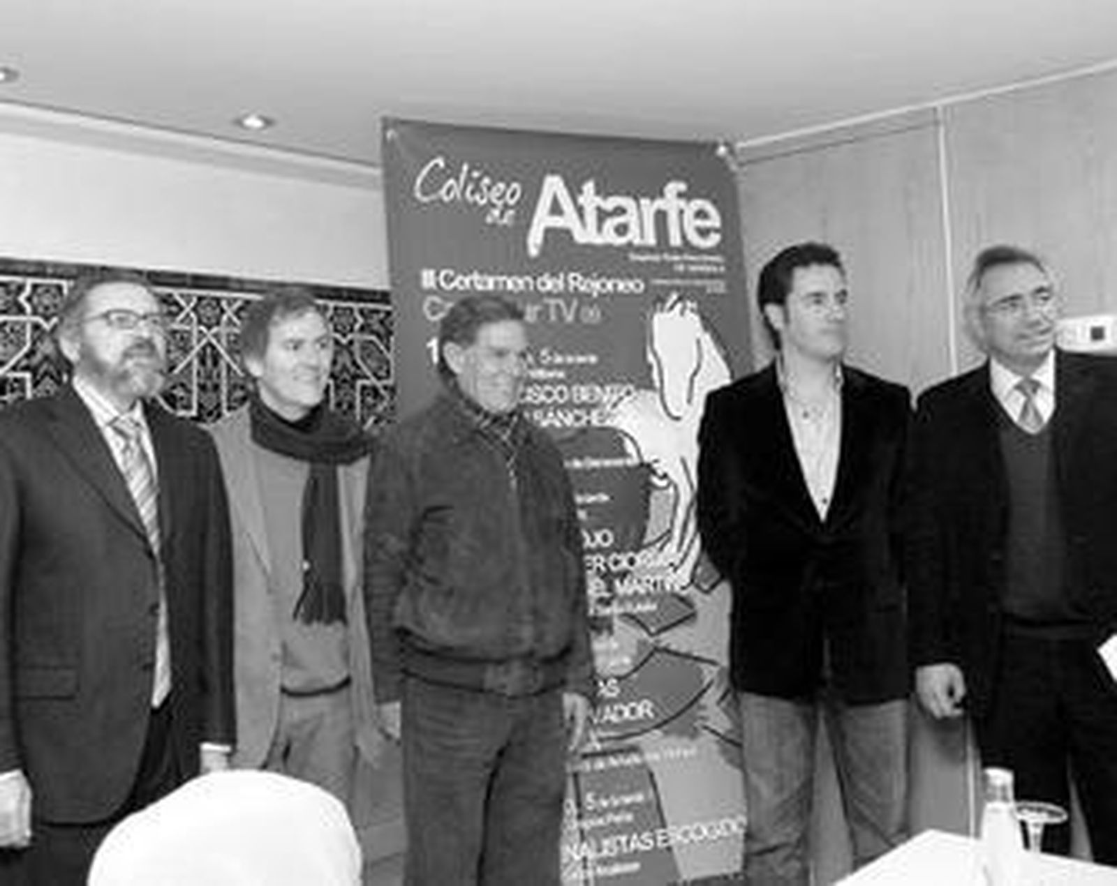 Representantes de Atarfe, Canal Sur y Chicote, en el acto de presentación del Certamen.