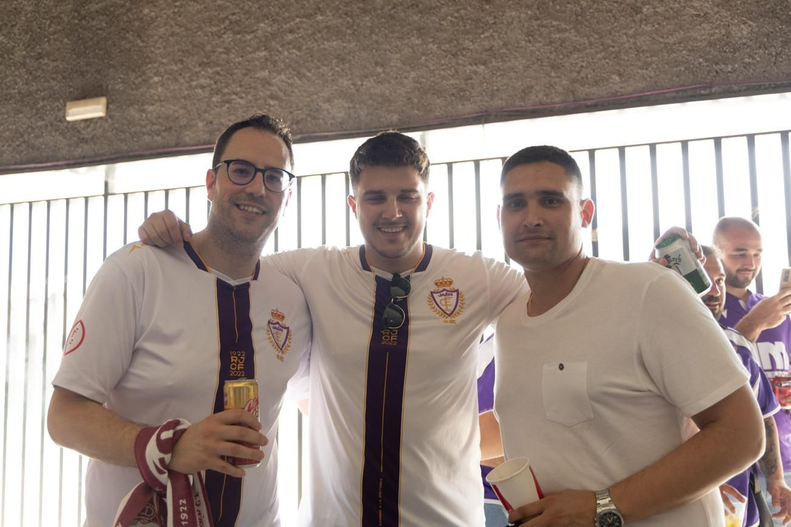 El épico recibimiento de la afición lagarta al Real Jaén, en imágenes