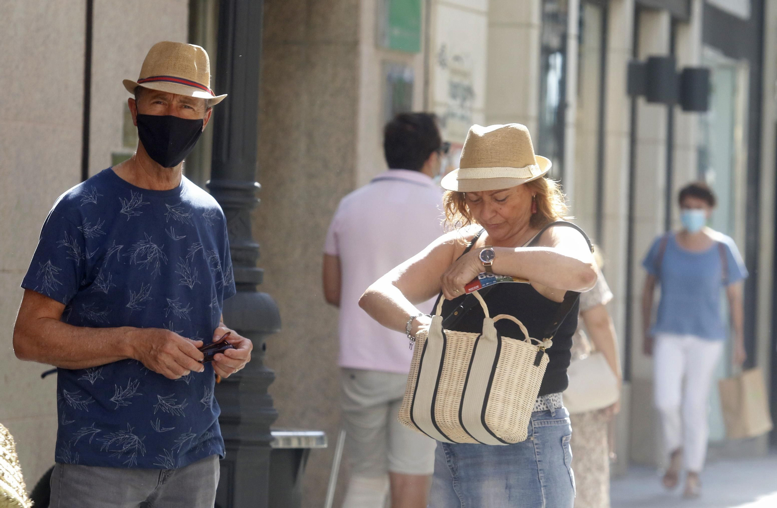 El primer día sin mascarilla en la calle en Córdoba, en fotografías