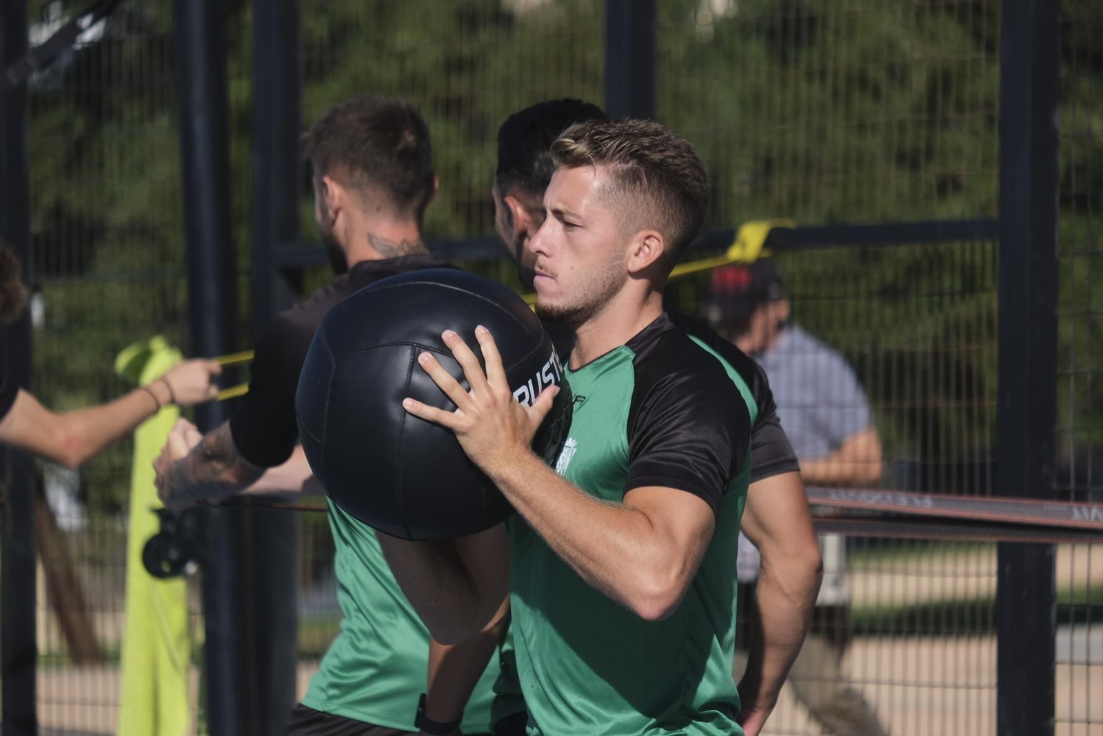El entrenamiento del Córdoba CF en el parque de la Asomadilla, en imágenes