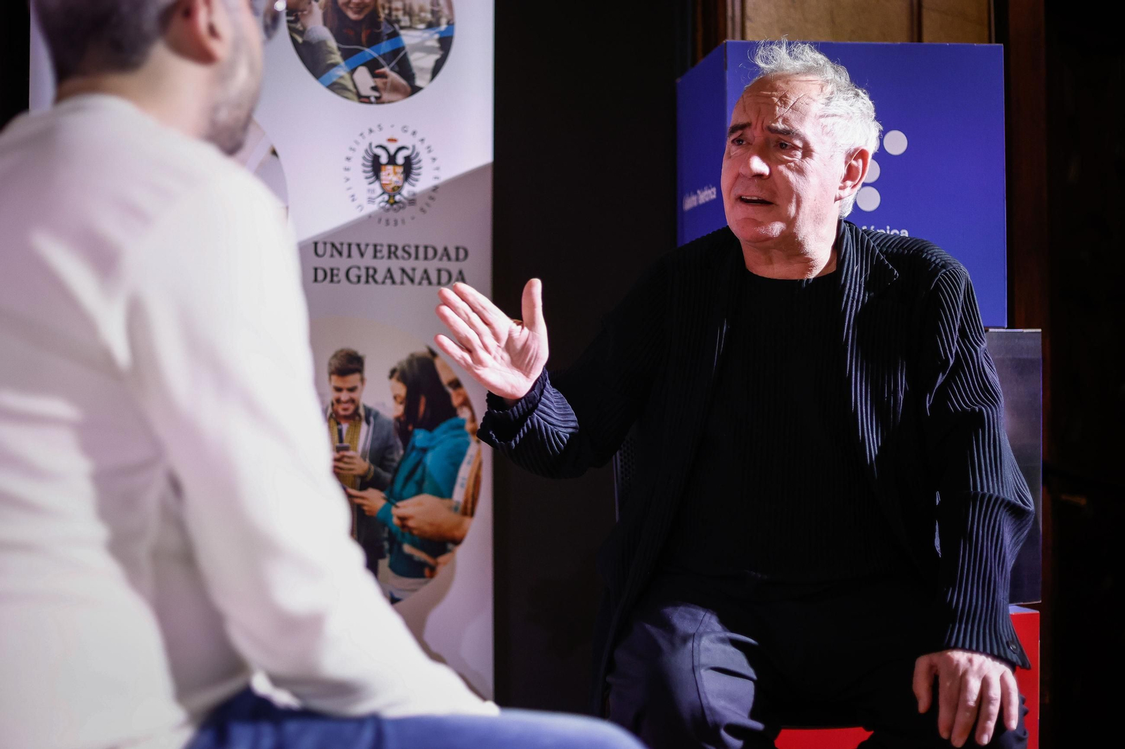 Adrià está realizando una Gira por Universidades con Cátedra Telefónica bajo el nombre 'Conecta innovación Universidad, empresa y futuro'