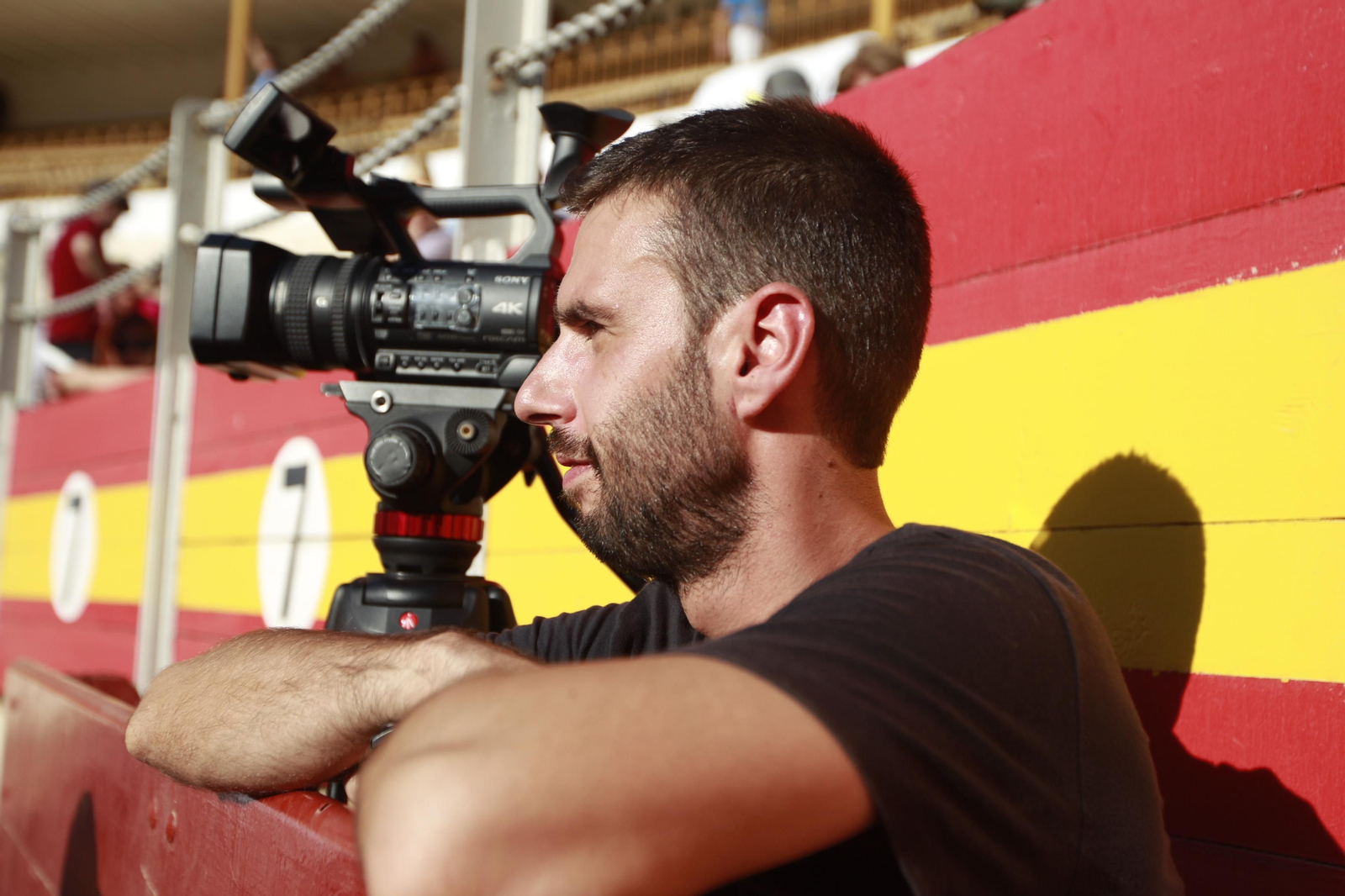 Las imágenes del ambiente del tendido en la novillada de la Feria Taurina de Almería
