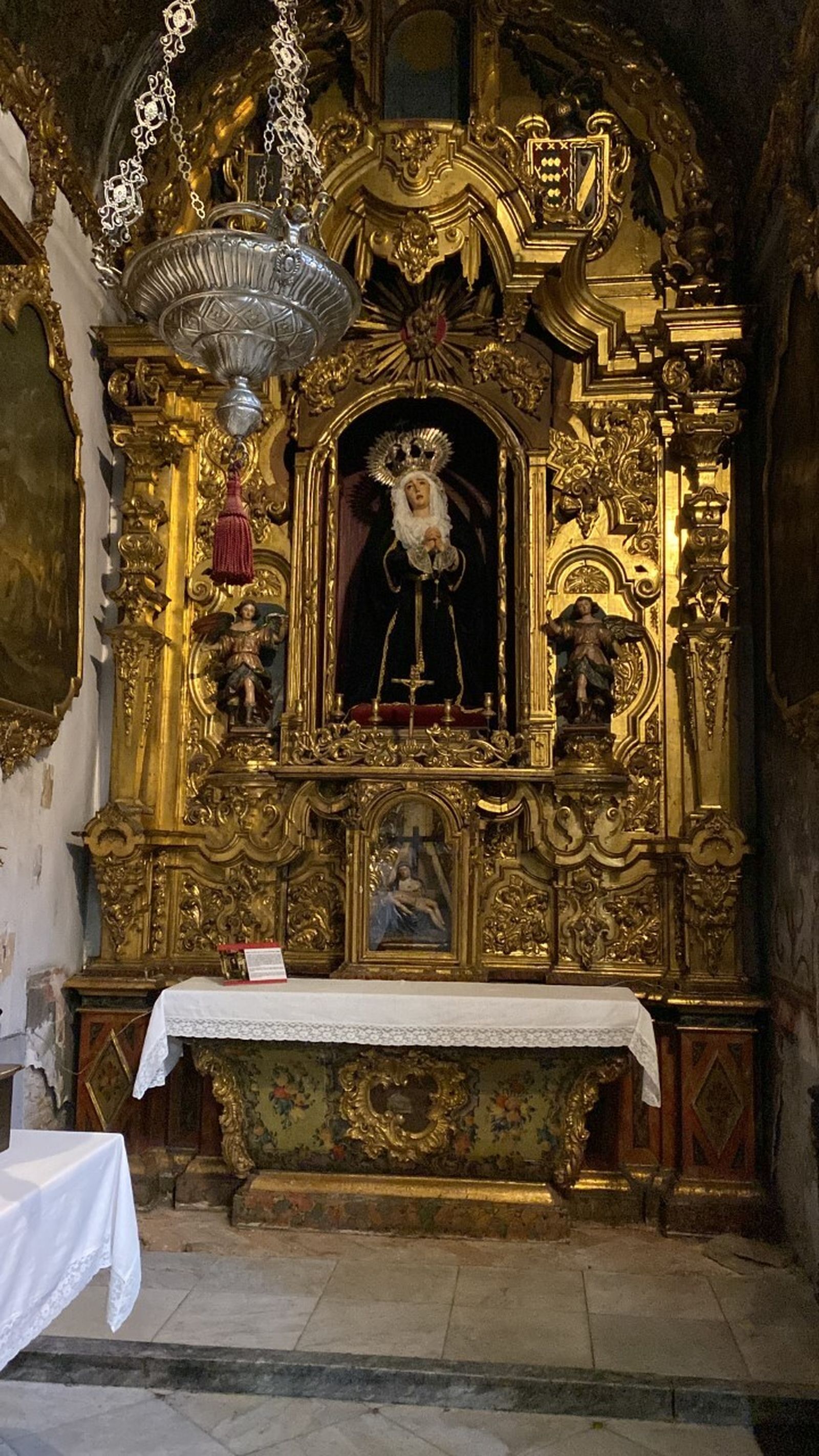 La Virgen del Camino en su altar de San Nicolás.
