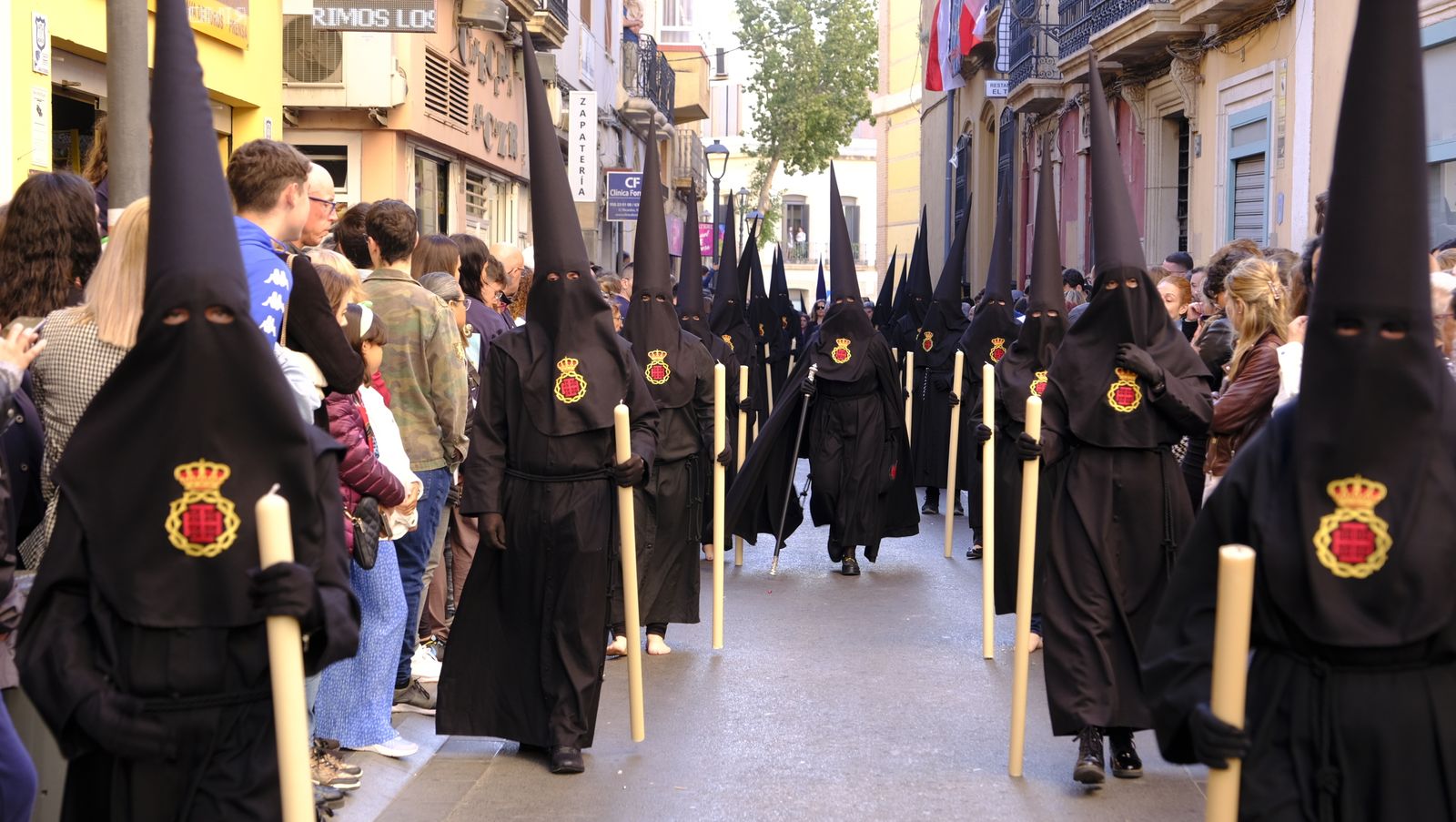 Procesión del Santo Entierro en Almería, en imágenes