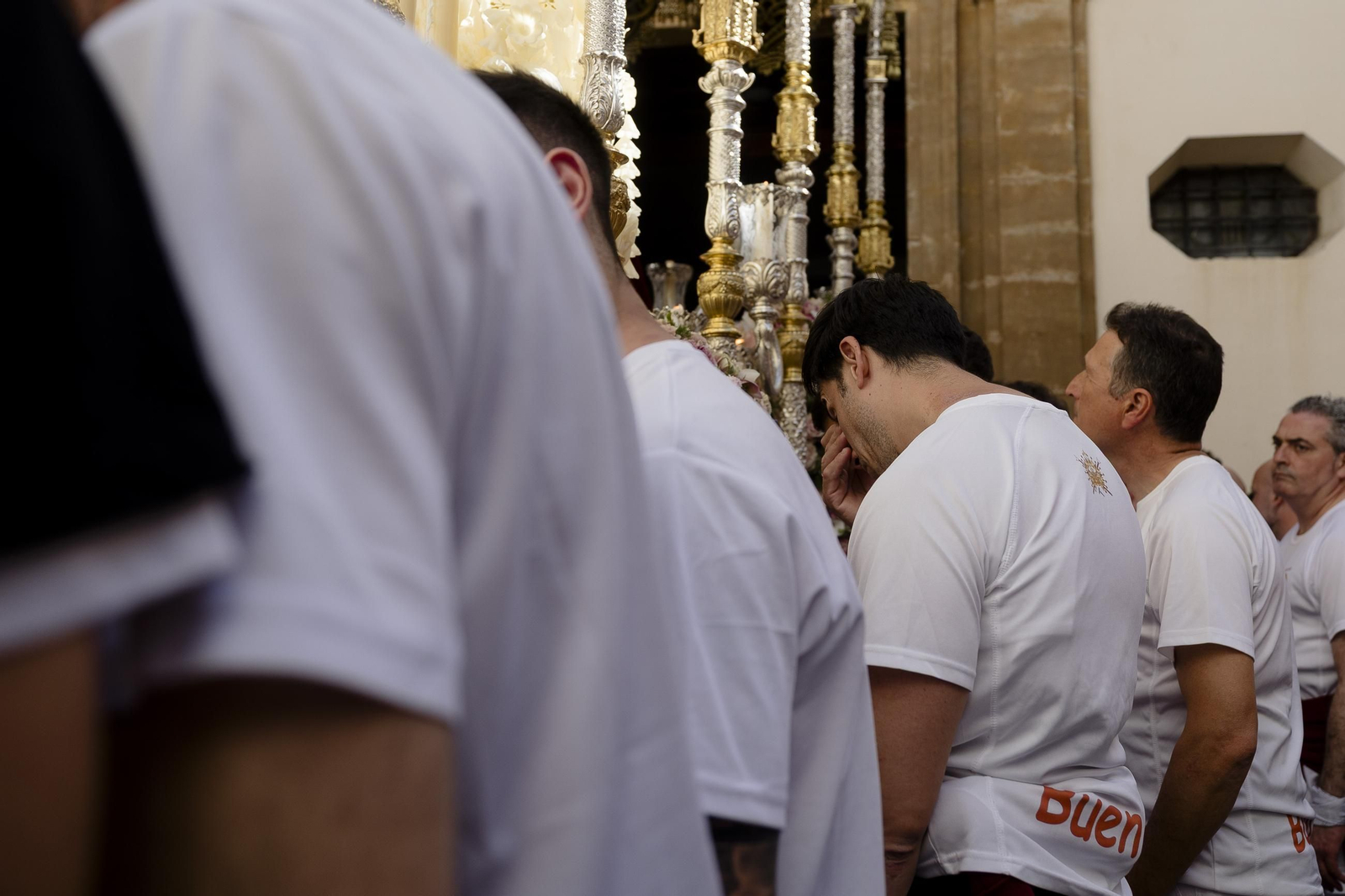 Imágenes de la salida de Sentencia en la Semana Santa de Cádiz 2025