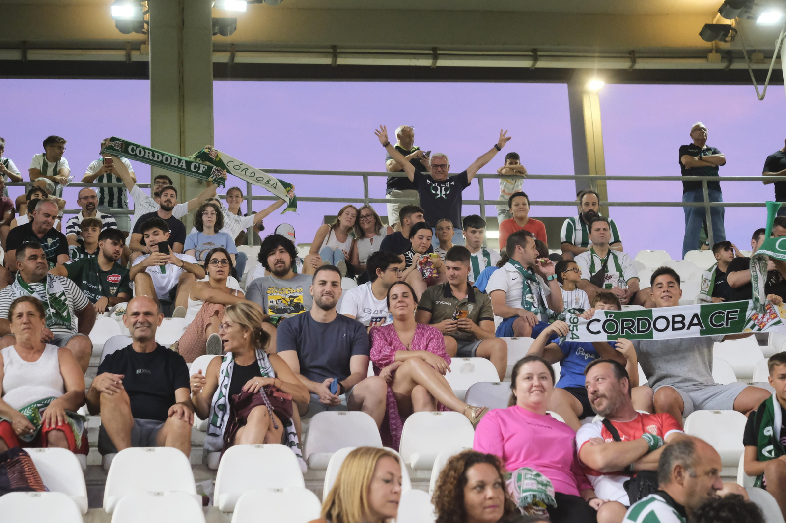 Las mejores fotos del ambiente en El Arcángel para el Córdoba CF - Ibiza