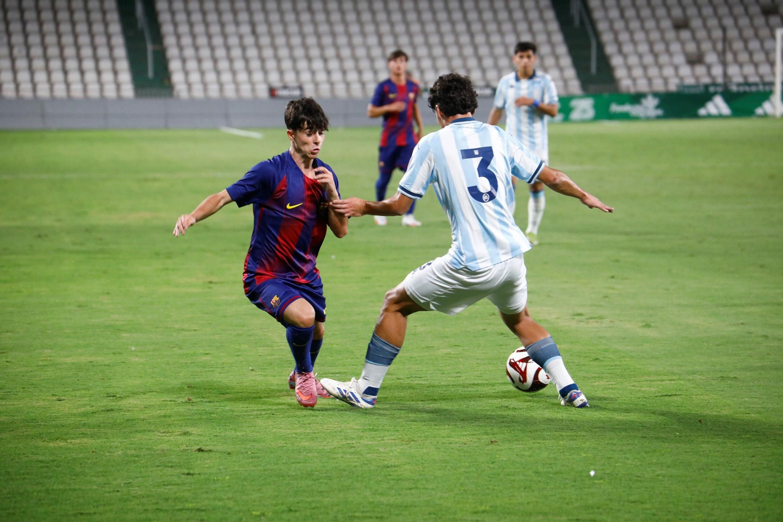 Las mejores fotos del Barcelona - Racing Club de la final del Mundial de Clubes juvenil en El Arcángel