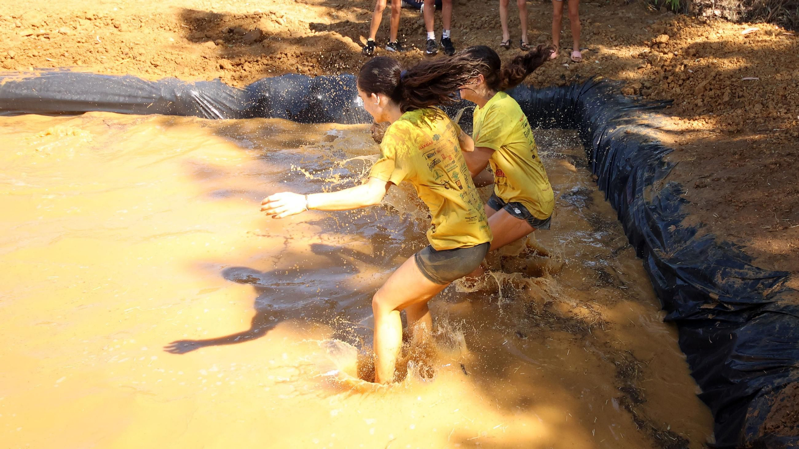 Búscate en la VII Carrera del Barro en La Barca