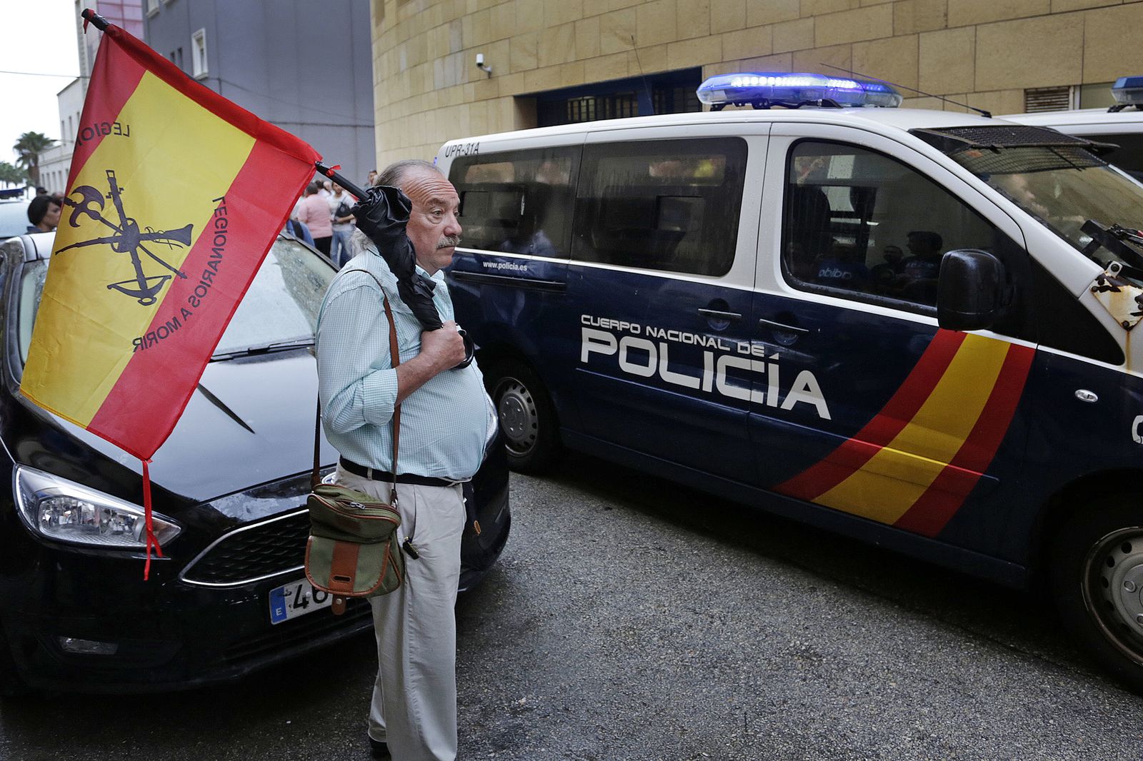 Despedida a los agentes de la Policía Nacional que se suman al dispositivo del 1-O