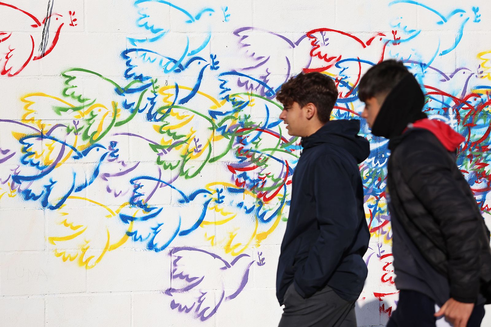 Imágenes del acto del Día a la No Violencia y la Paz del Colegio La Hispanidad