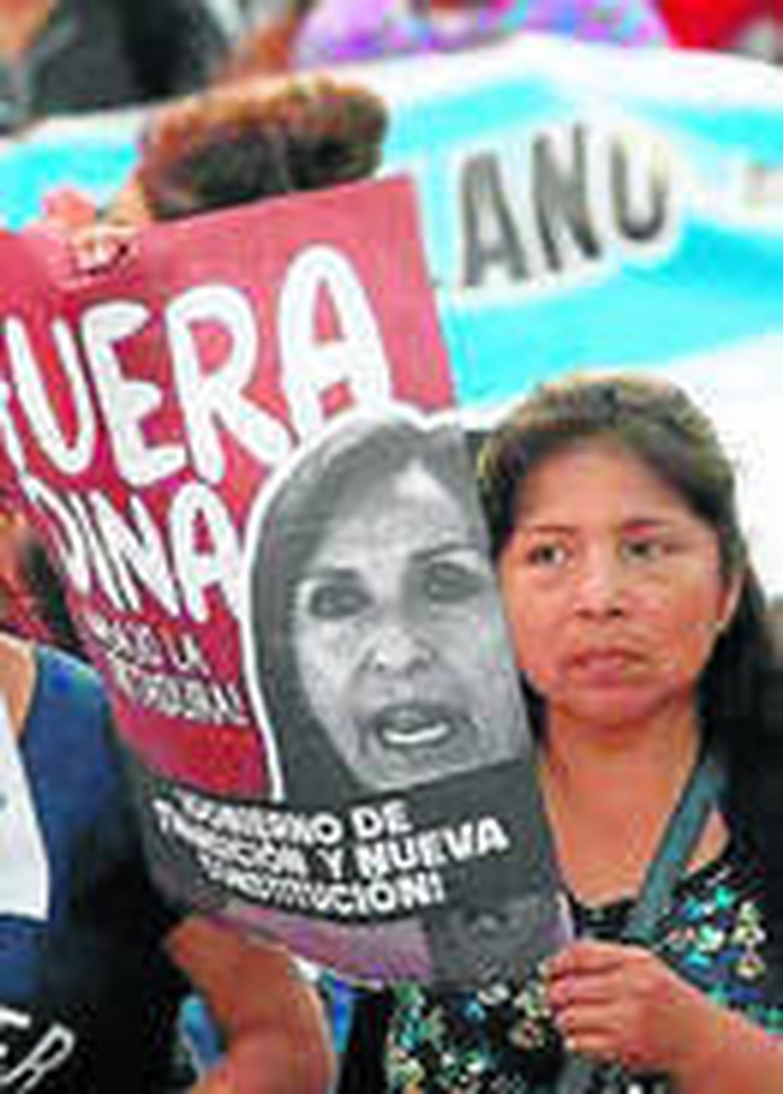 La calle sigue pidiendo un adelanto.