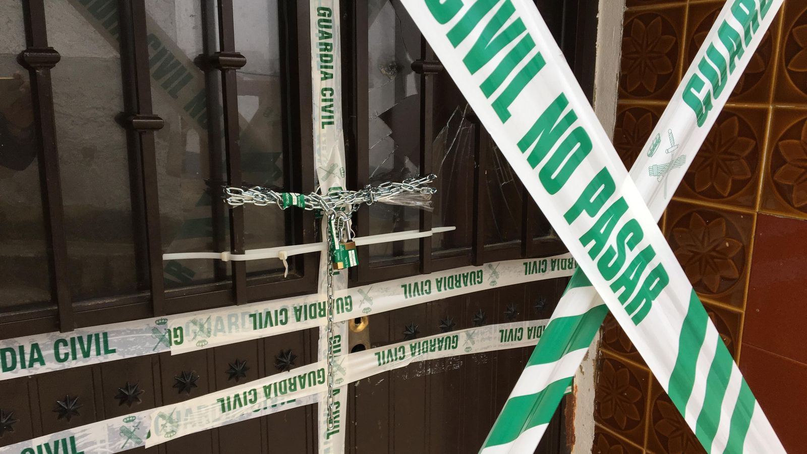 Esta mañana se apreciaban de nuevo las medidas de seguridad en la vivienda de Montoya