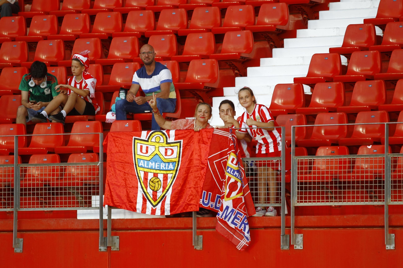 El partido U.D. Almería-C.D. Castellón en imágenes
