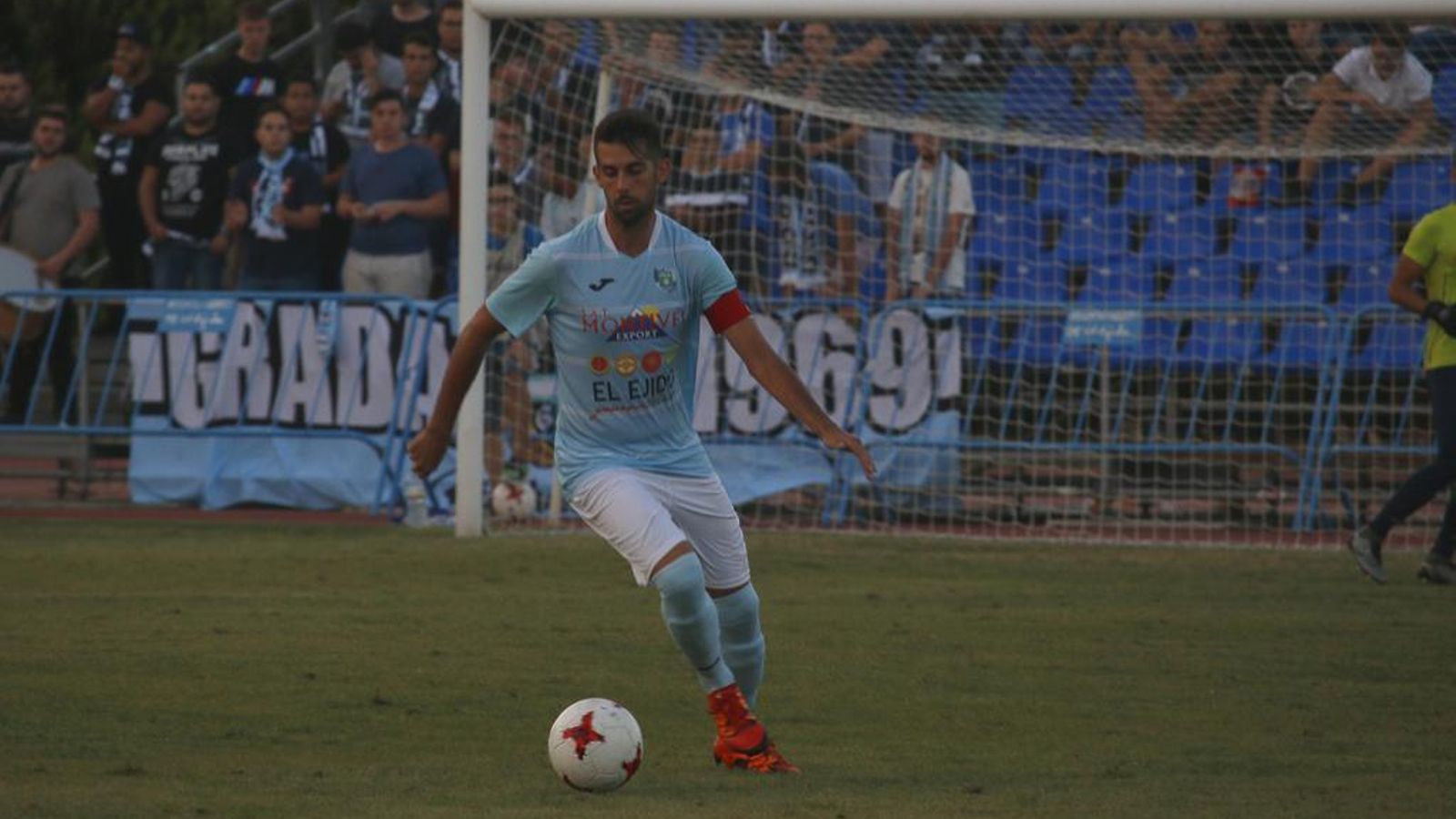 Fernández durante un partido en Santo Domingo