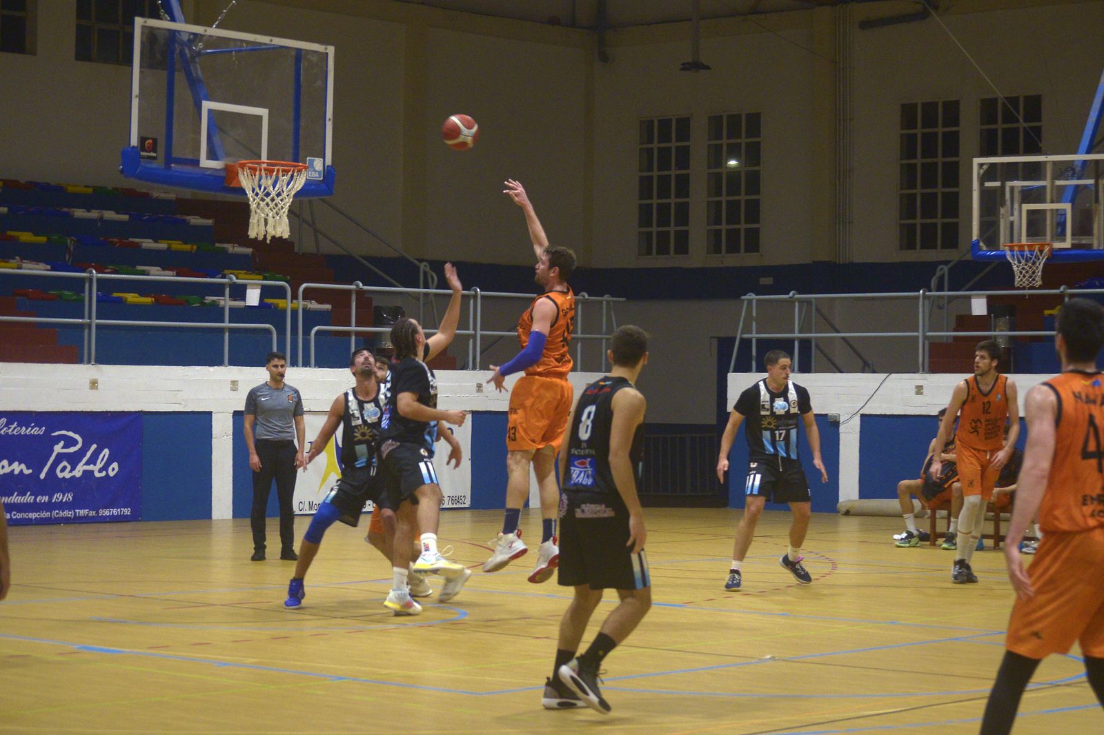 Fotos del partido entre Unión linense de baloncesto-Melilla