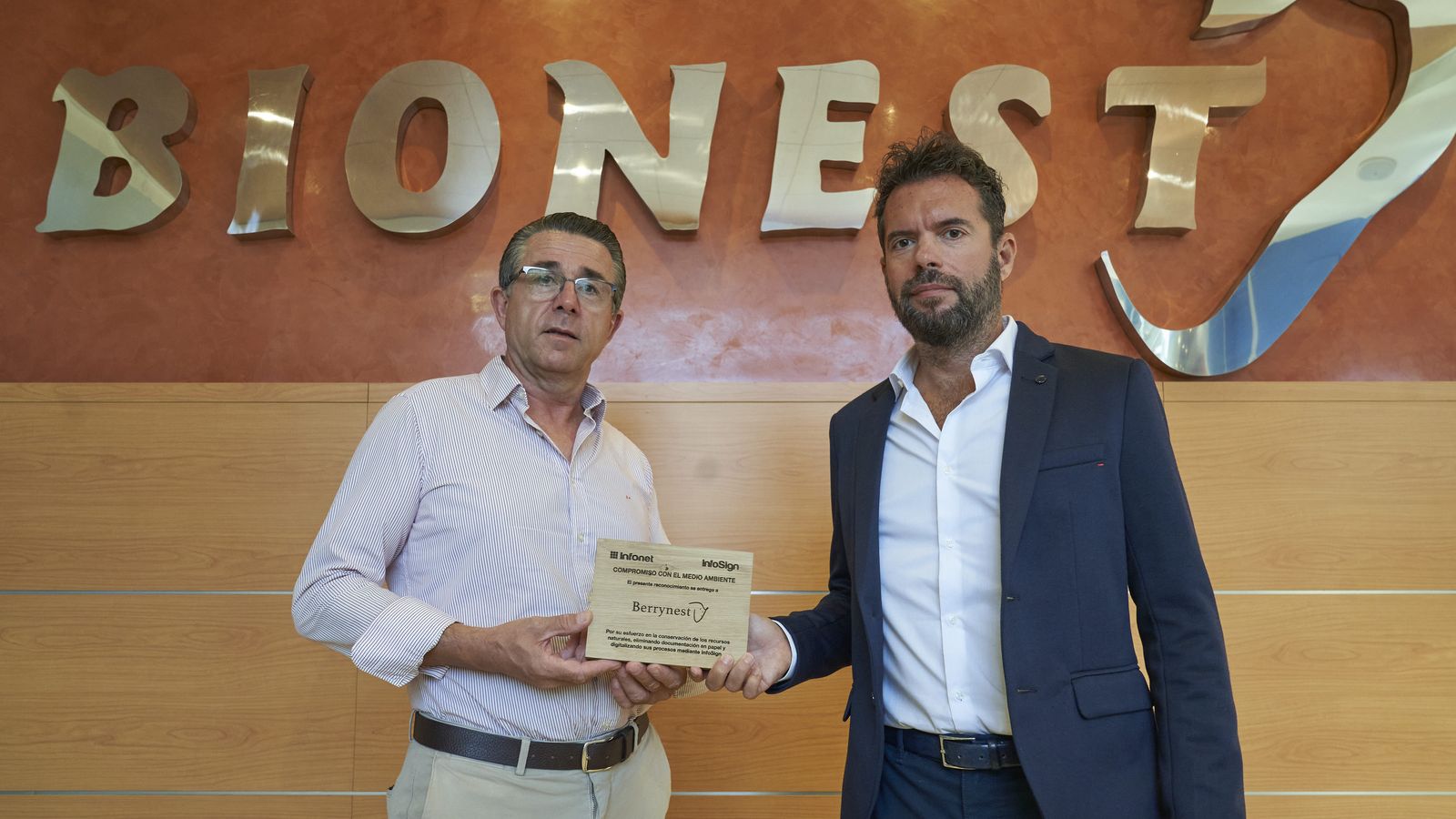 Javier Aniño (CEO Infonet Consultores) y Juan Soltero (Presidente S.A.T. Berrynest).