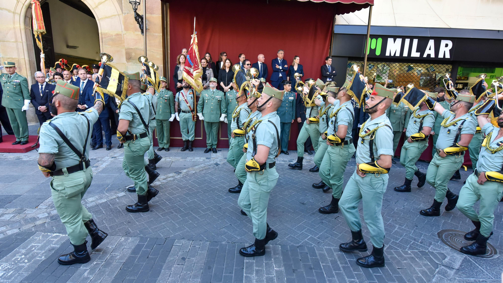 Fotos del Lunes Santo en Algeciras: Desfile de La Legión
