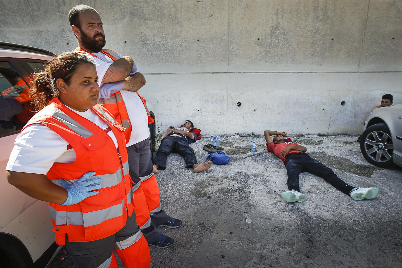 Llegan a Puerto América 32 inmigrantes rescatados de una patera