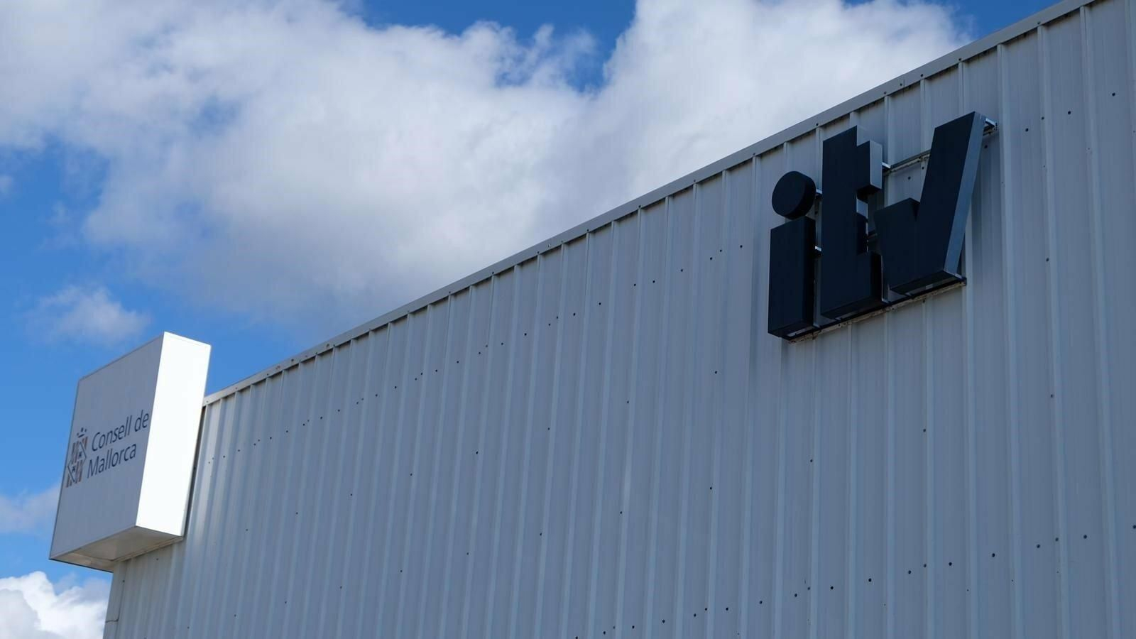 Las grúas funcionan, los talleres están cerrados y las ITV se ‘cancelan’