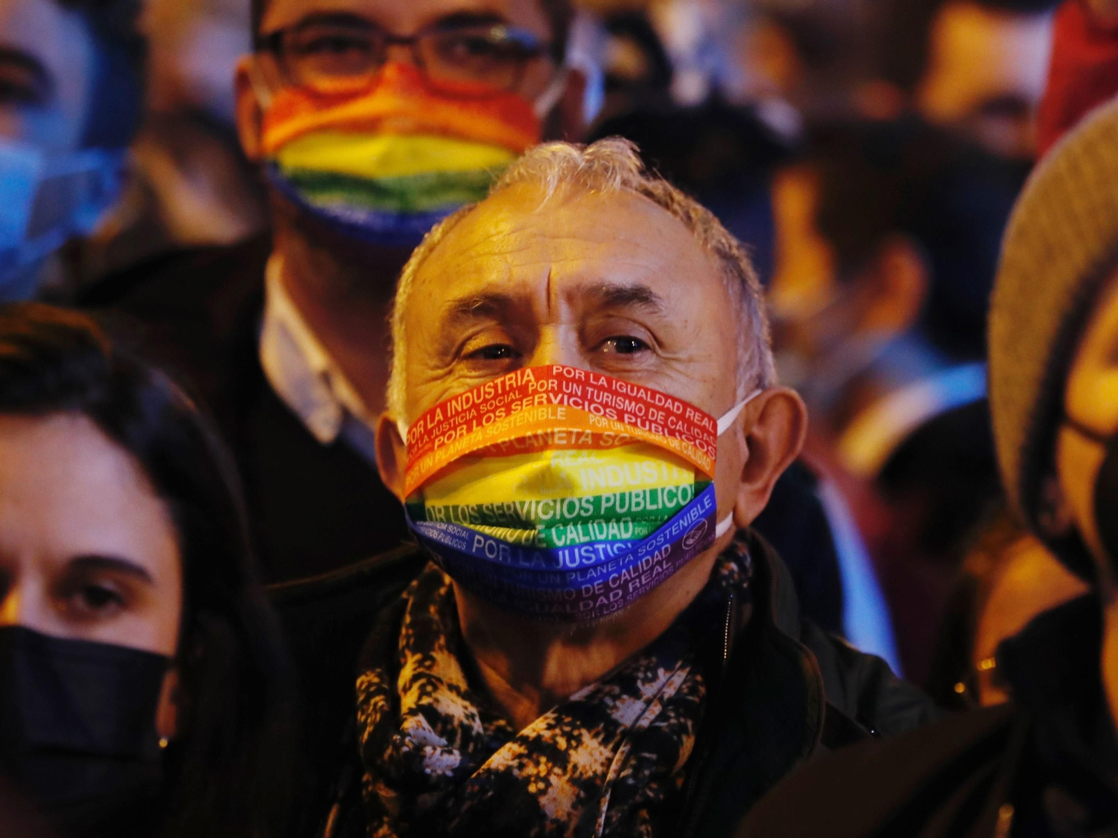 Un hombre en la manifestación contra Vox por su propuesta de ley de igualdad