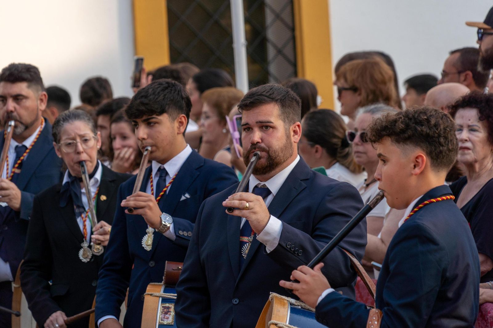Imágenes del Rosario Jubilar rociero celebrado por las 25 hermandades filiales de la Matriz de Almonte en La Merced