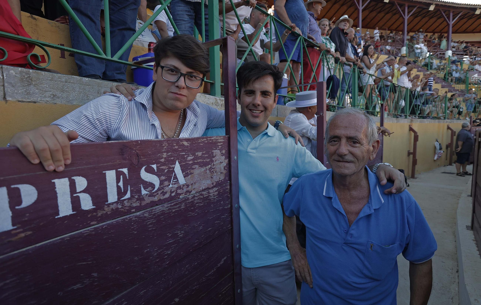 Búscate en la Plaza de Toros 'El Arenal' durante la novilla mixta con picadores del sábado de la Feria de La Línea