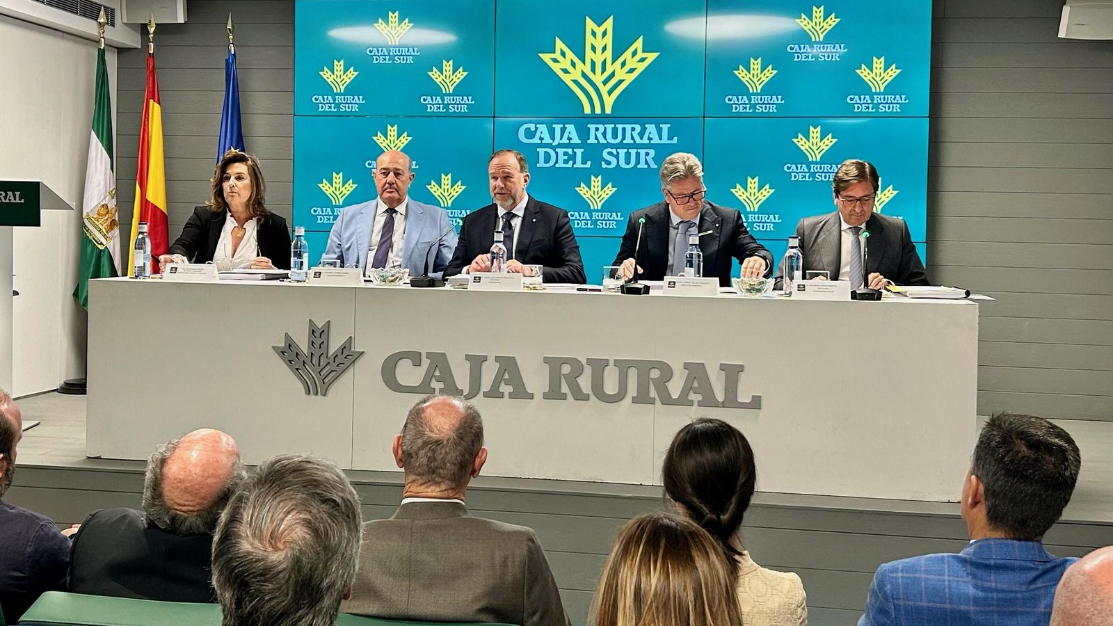 La asamblea general de socios de Caja Rural del Sur, celebrada este martes. La asamblea general de socios de Caja Rural del Sur, celebrada este martes.