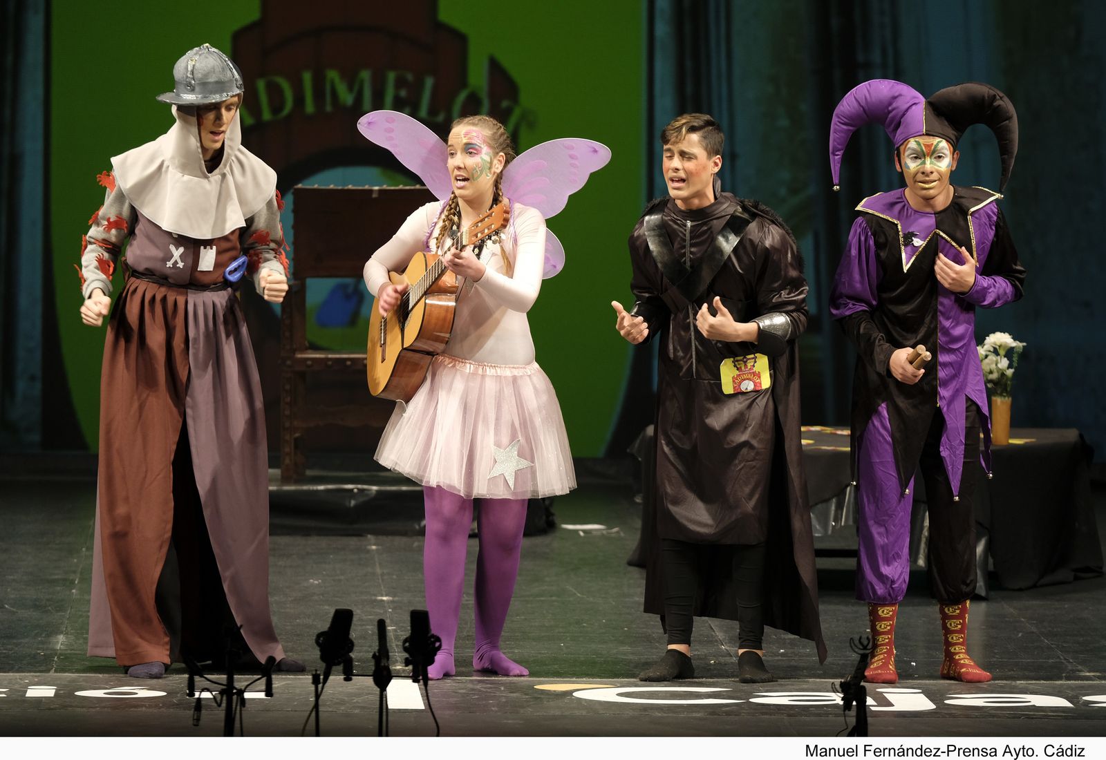 El cuarteto de Guillena 'Blanquita I y los caballeros de la mesa semicircular: The Comedy'