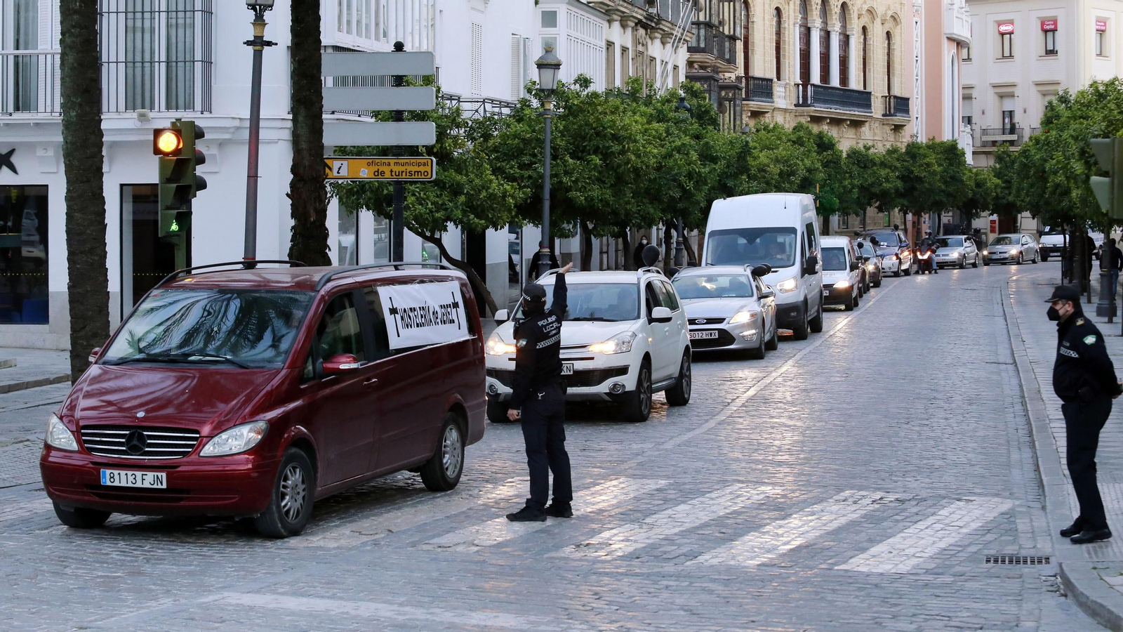Los autónomos vuelven a manifestarse en caravana