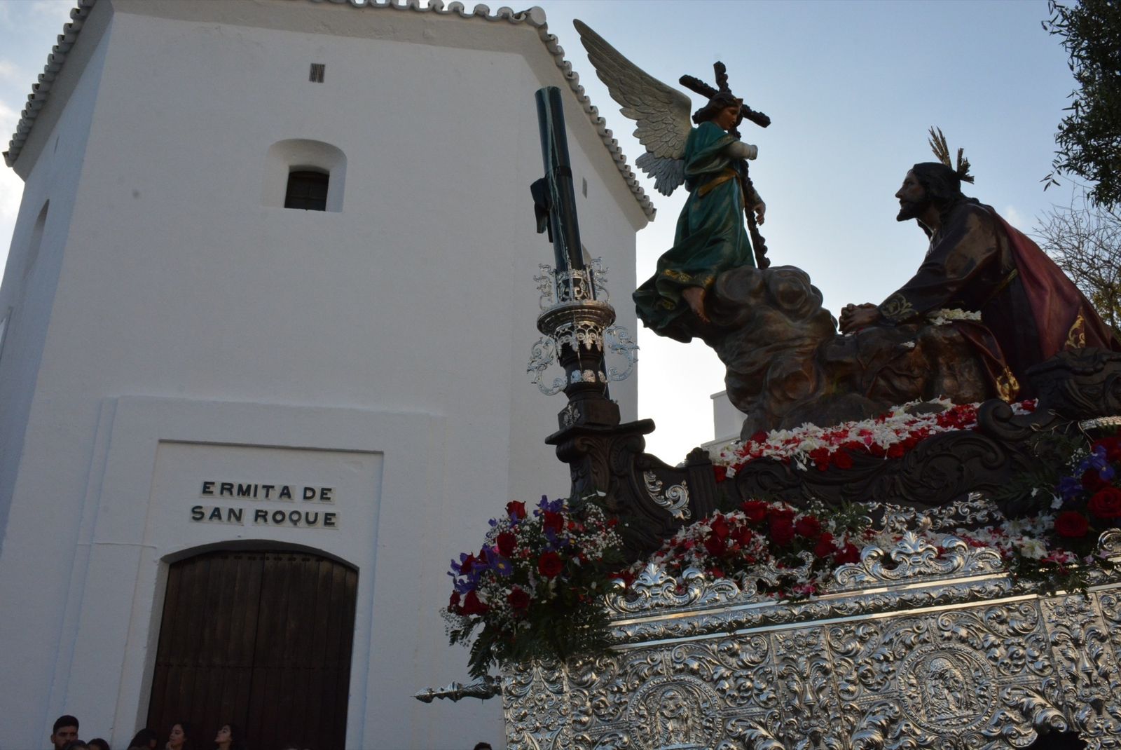 El paso de Nuestro Padre Jesús en la Oración en el Huerto junto a la ermita de San Roque.