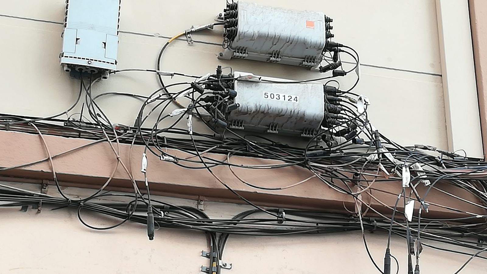 Cableado en fachada