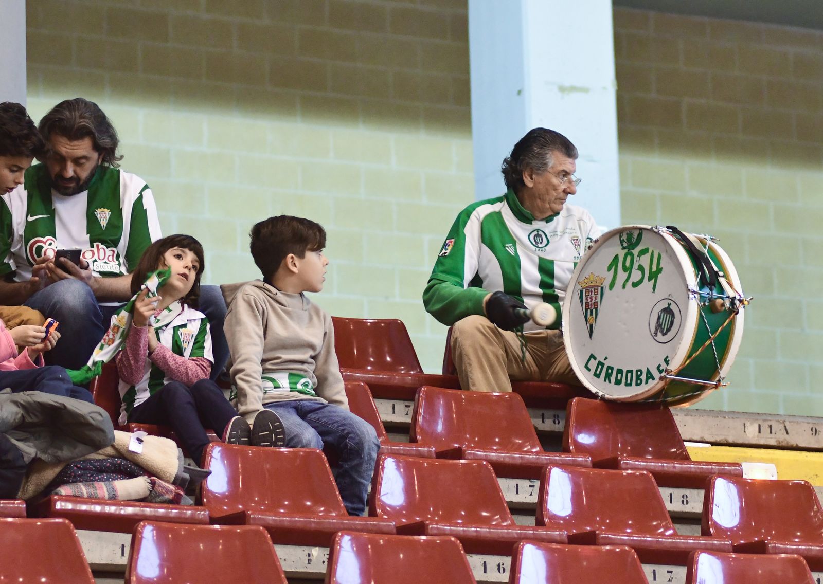 El Córdoba CF Futsal-Colo Colo Zaragoza, en imágenes